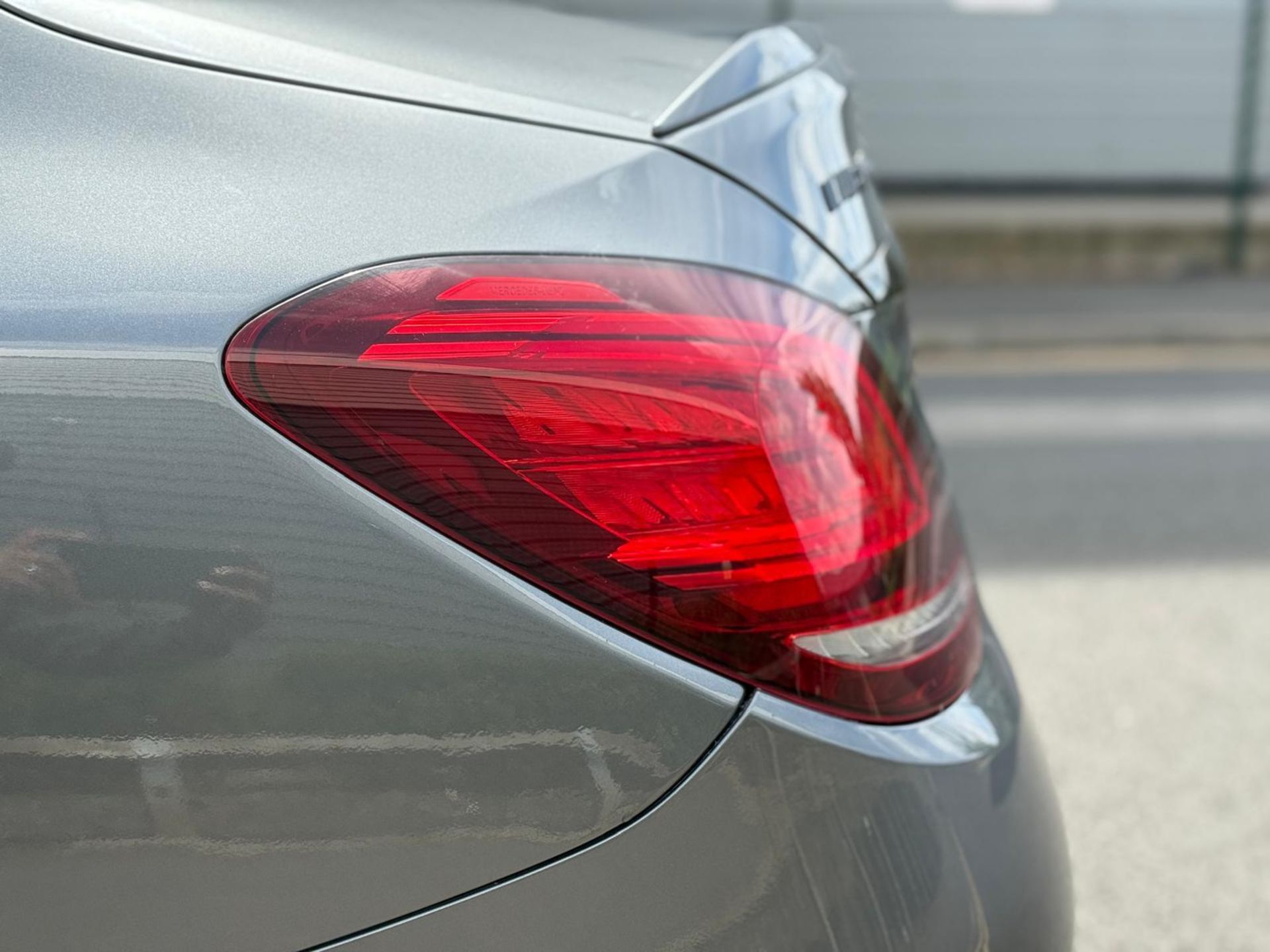 2019 MERCEDES-BENZ AMG C 43 PREMIUM PLUS – 4MATIC – 3.0 V6 >>--NO VAT ON HAMMER--<< - Image 21 of 38