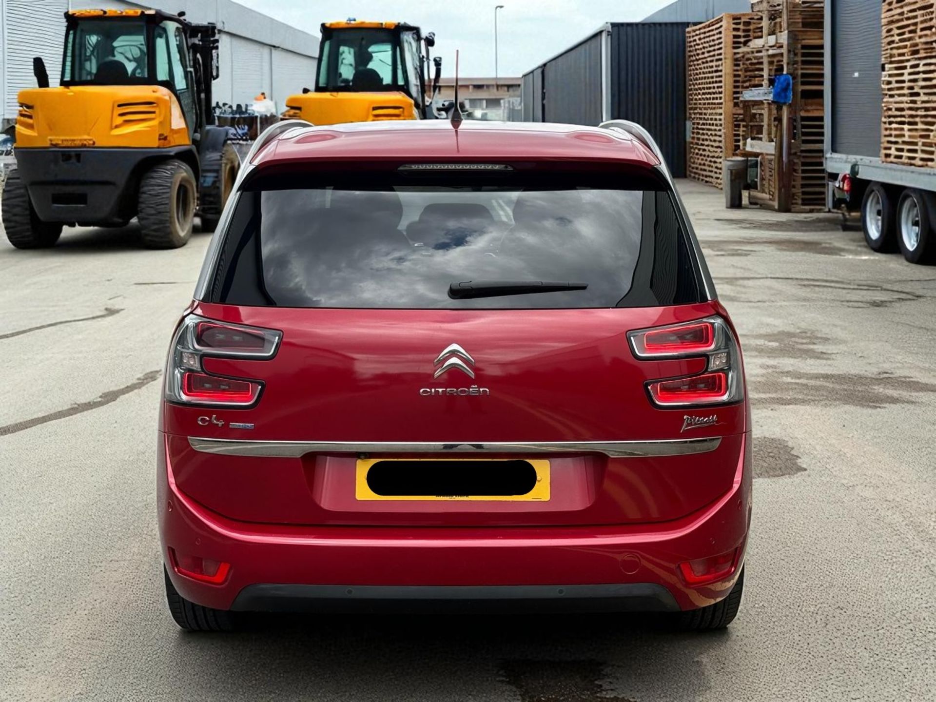 2016 CITROËN GRAND C4 PICASSO EXCLUSIVE+ 1.6 BLUEHDI– 96K MILES – RED >>--NO VAT ON HAMMER--<< - Image 10 of 39