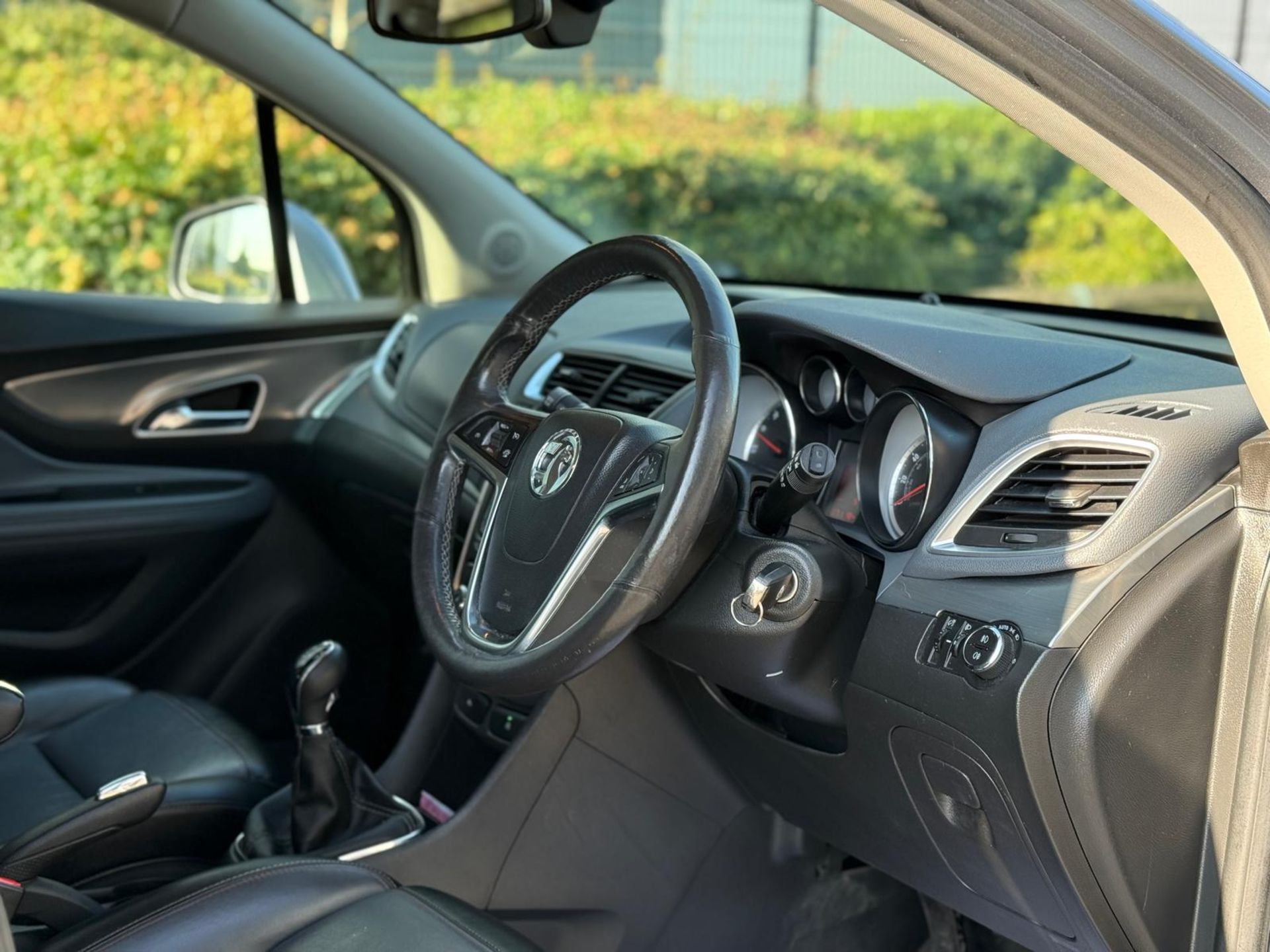 2015 VAUXHALL MOKKA SE 1.6 PETROL – 71K – LEATHER – PARKING SENSORS >>--NO VAT ON HAMMER--<< - Image 26 of 40
