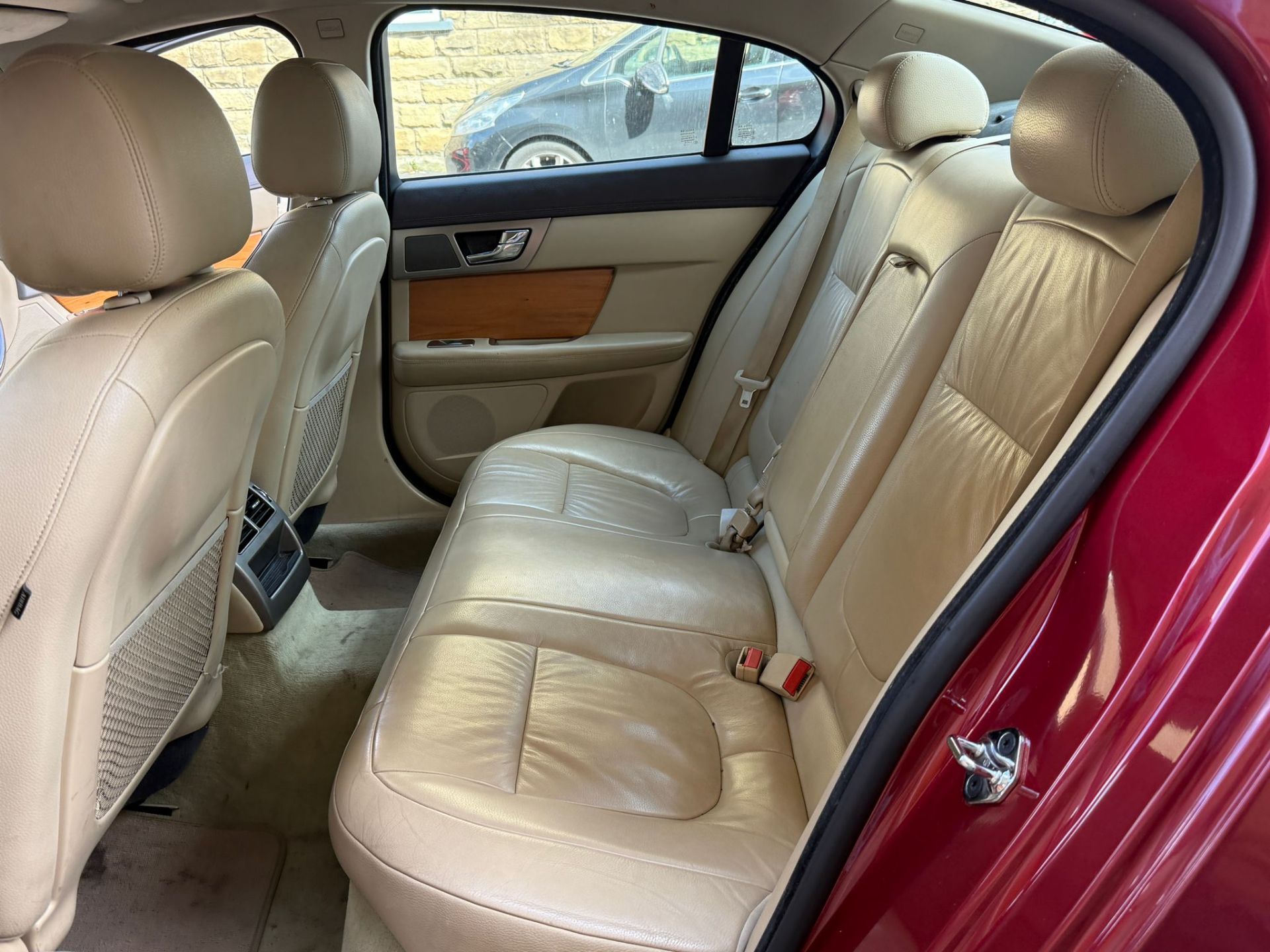 2008 JAGUAR XF LUXURY D V6 AUTO – 2.7 DIESEL – AUTOMATIC – RED >>--NO VAT ON HAMMER--<< - Image 13 of 16