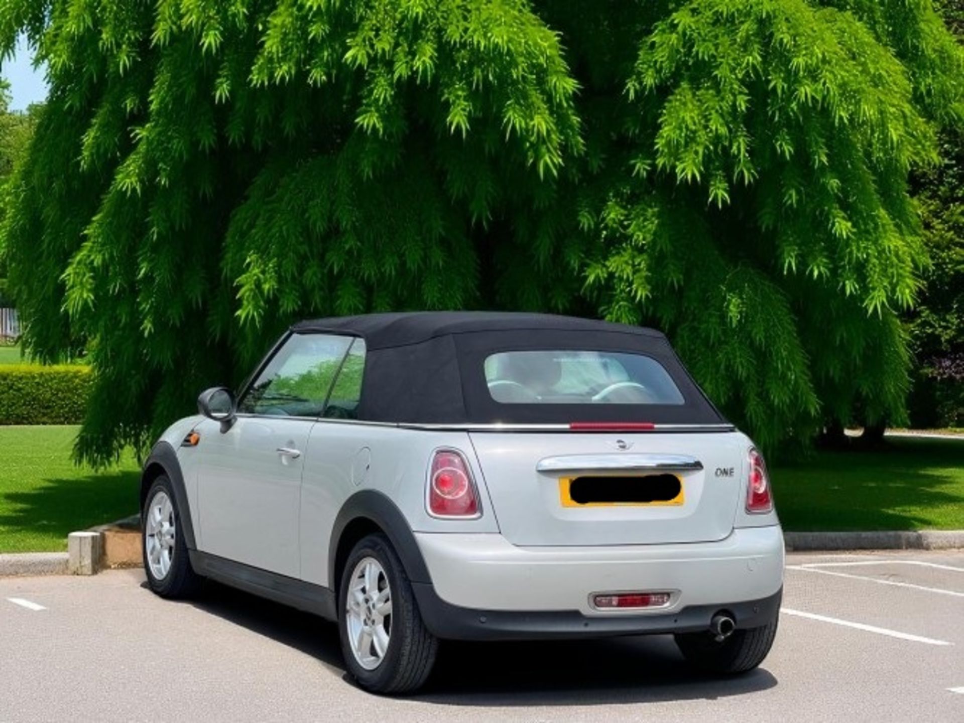 2012 MINI CONVERTIBLE 1.6 ONE EURO 5 – MANUAL – PETROL – 2 DOOR >>--NO VAT ON HAMMER--<< - Image 11 of 34