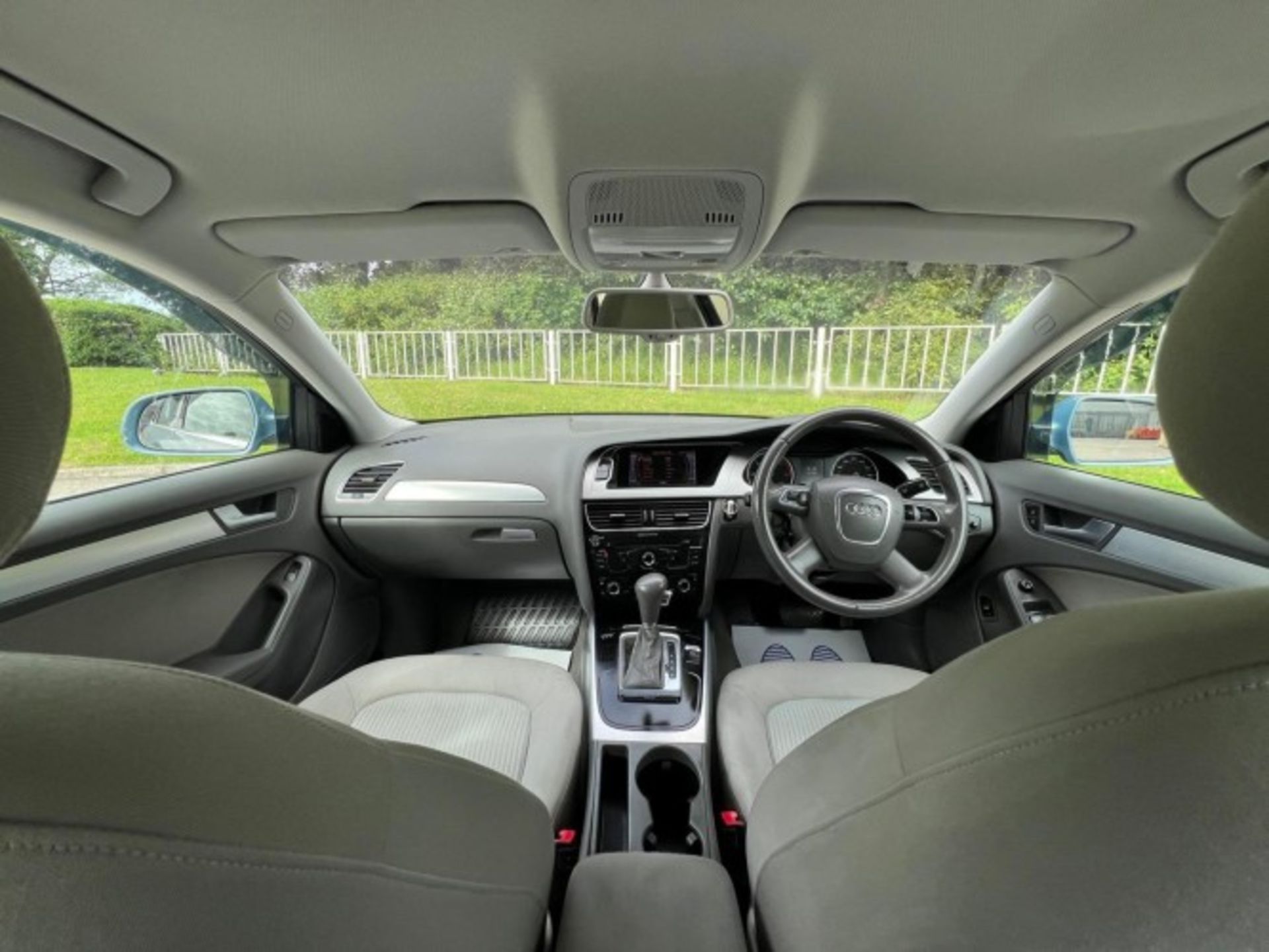 2009 AUDI A4 2.0 TDI EXECUTIVE SE – MULTITRONIC >>--NO VAT ON HAMMER--<< - Image 34 of 39