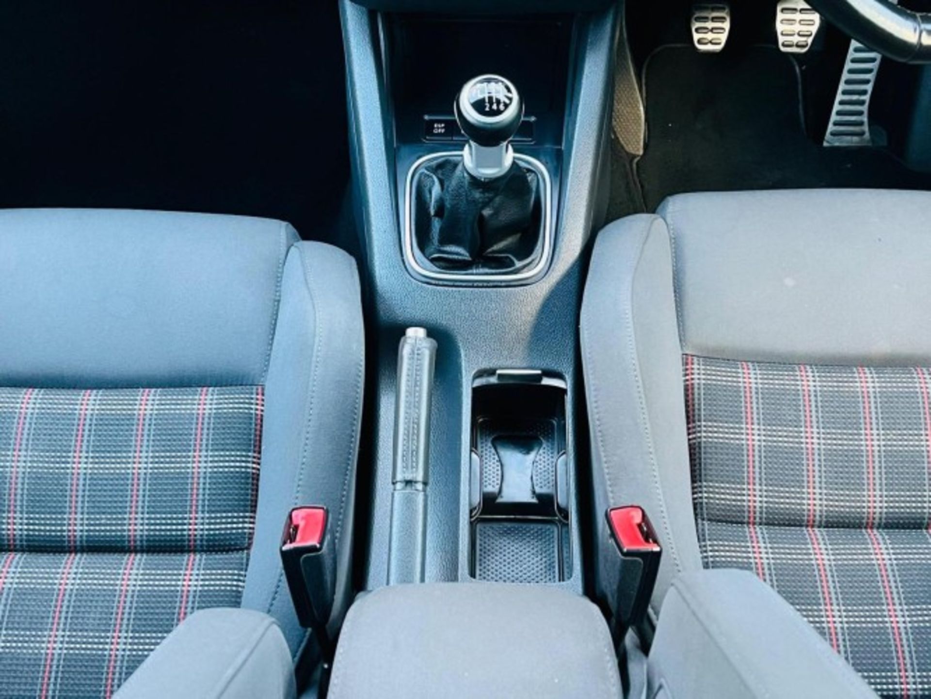 2007-57 VOLKSWAGEN GOLF 2.0 TFSI GTI 3DR – ULEZ COMPLIANT >>--NO VAT ON HAMMER--<< - Image 13 of 32