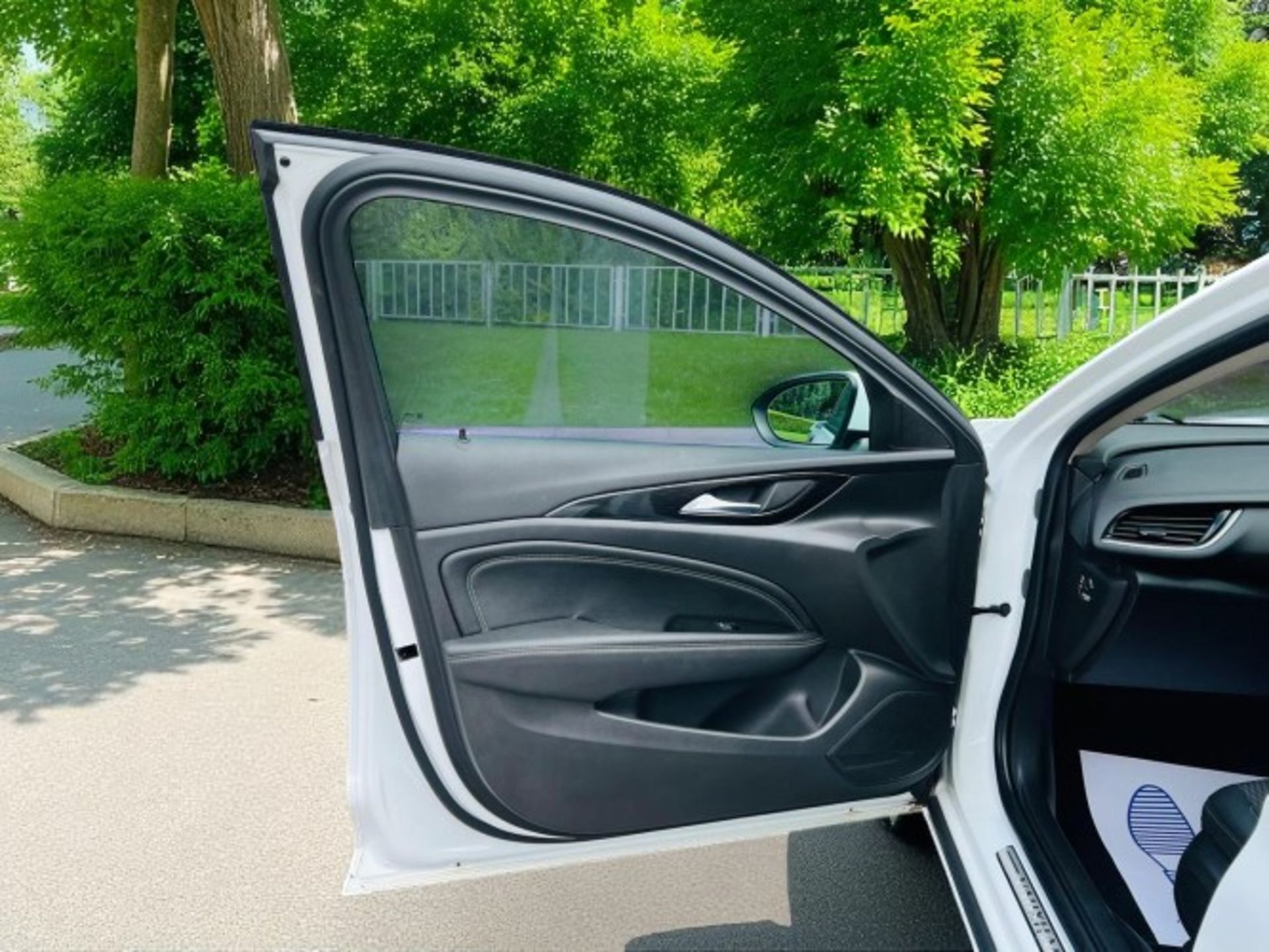 2018 VAUXHALL INSIGNIA 1.6 TURBO D ECOTEC TECH LINE NAV GRAND SPORT EURO 6 >>--NO VAT ON HAMMER--<< - Image 11 of 36