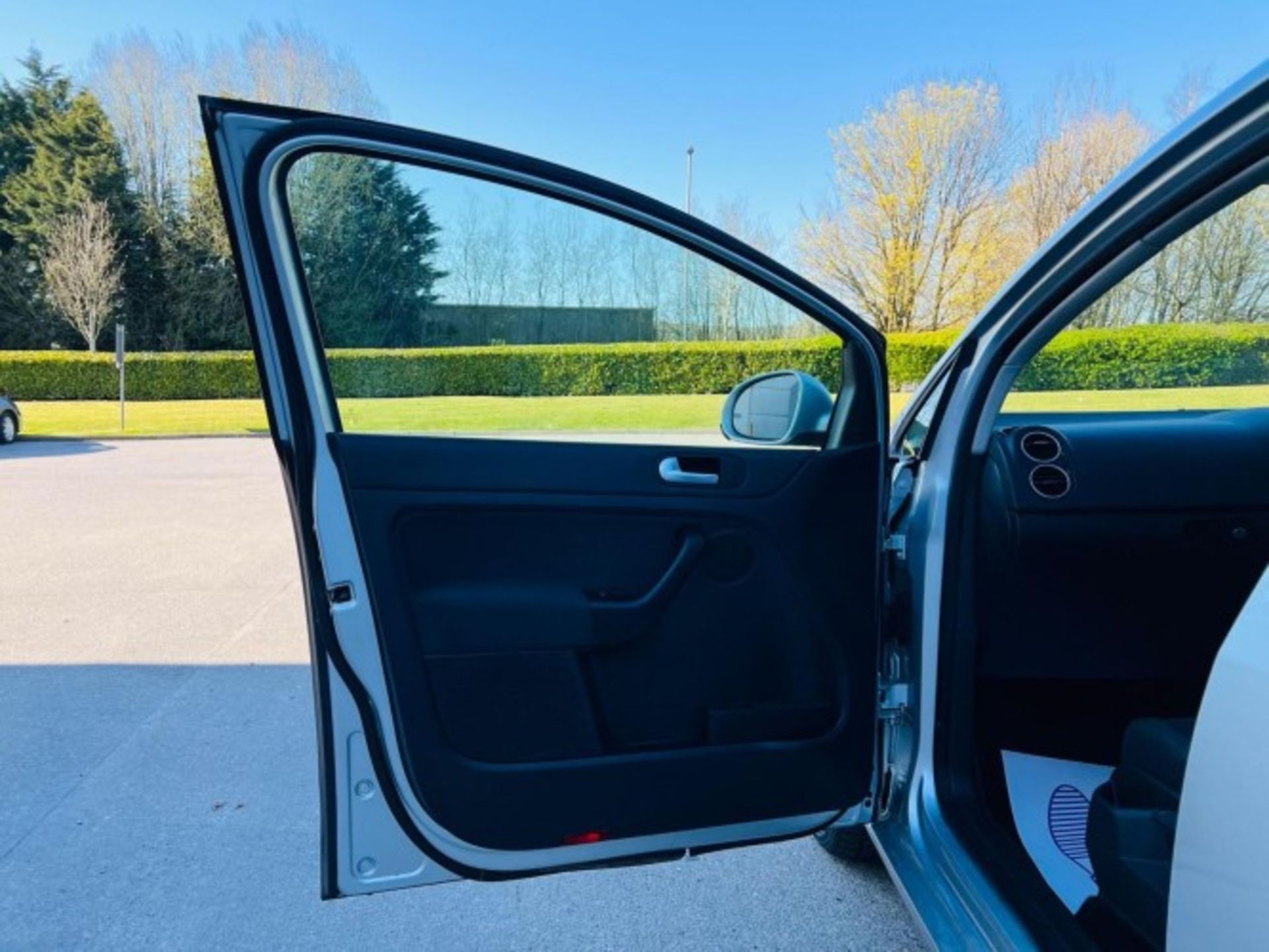 2011 VOLKSWAGEN GOLF PLUS 1.6 TDI SE EURO 5 – MANUAL >>--NO VAT ON HAMMER--<< - Image 15 of 32