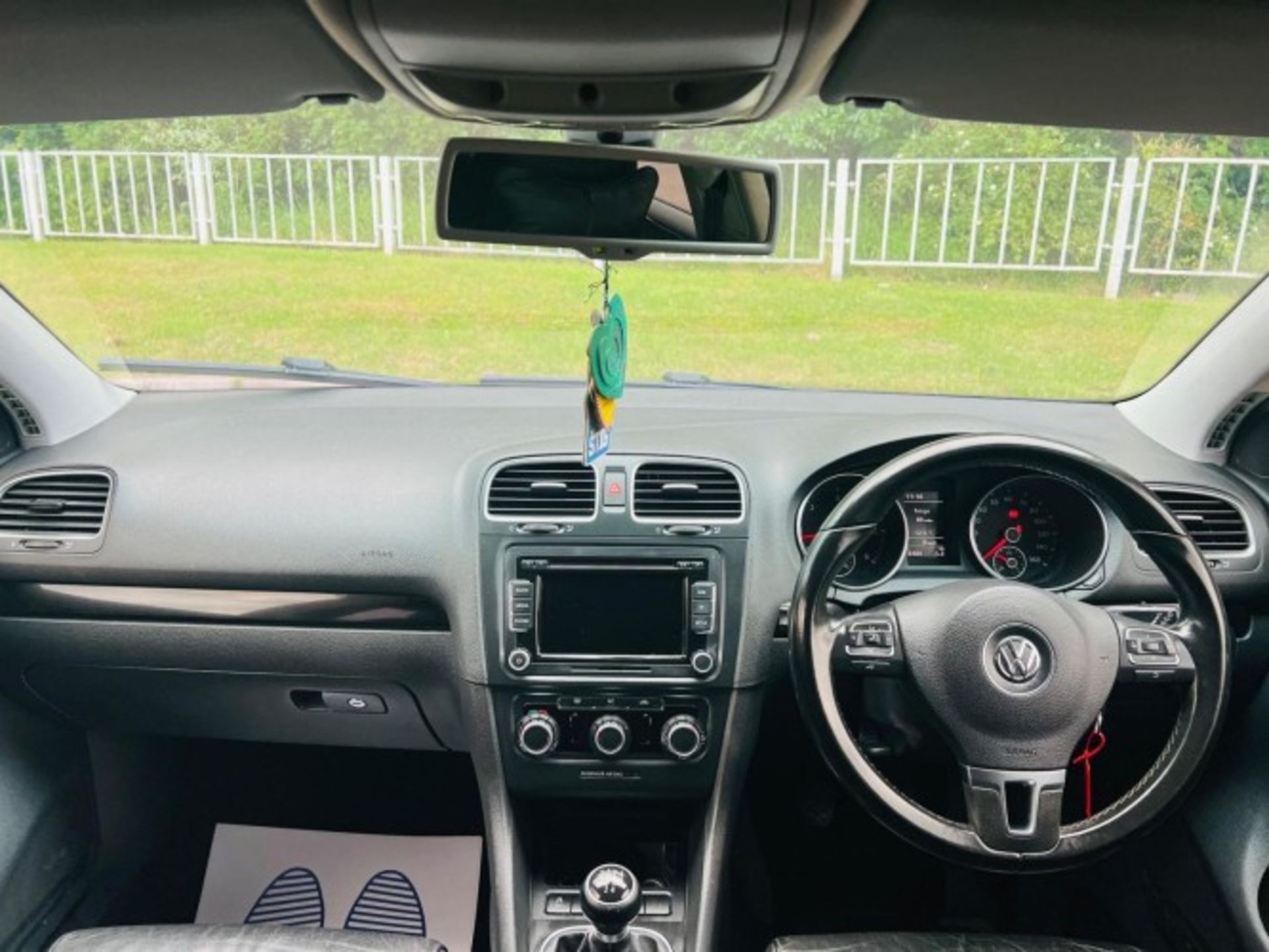 2010 VOLKSWAGEN GOLF PLUS 1.6 TDI SE 5DR HATCHBACK – 128K MILES >>--NO VAT ON HAMMER--<< - Image 21 of 35