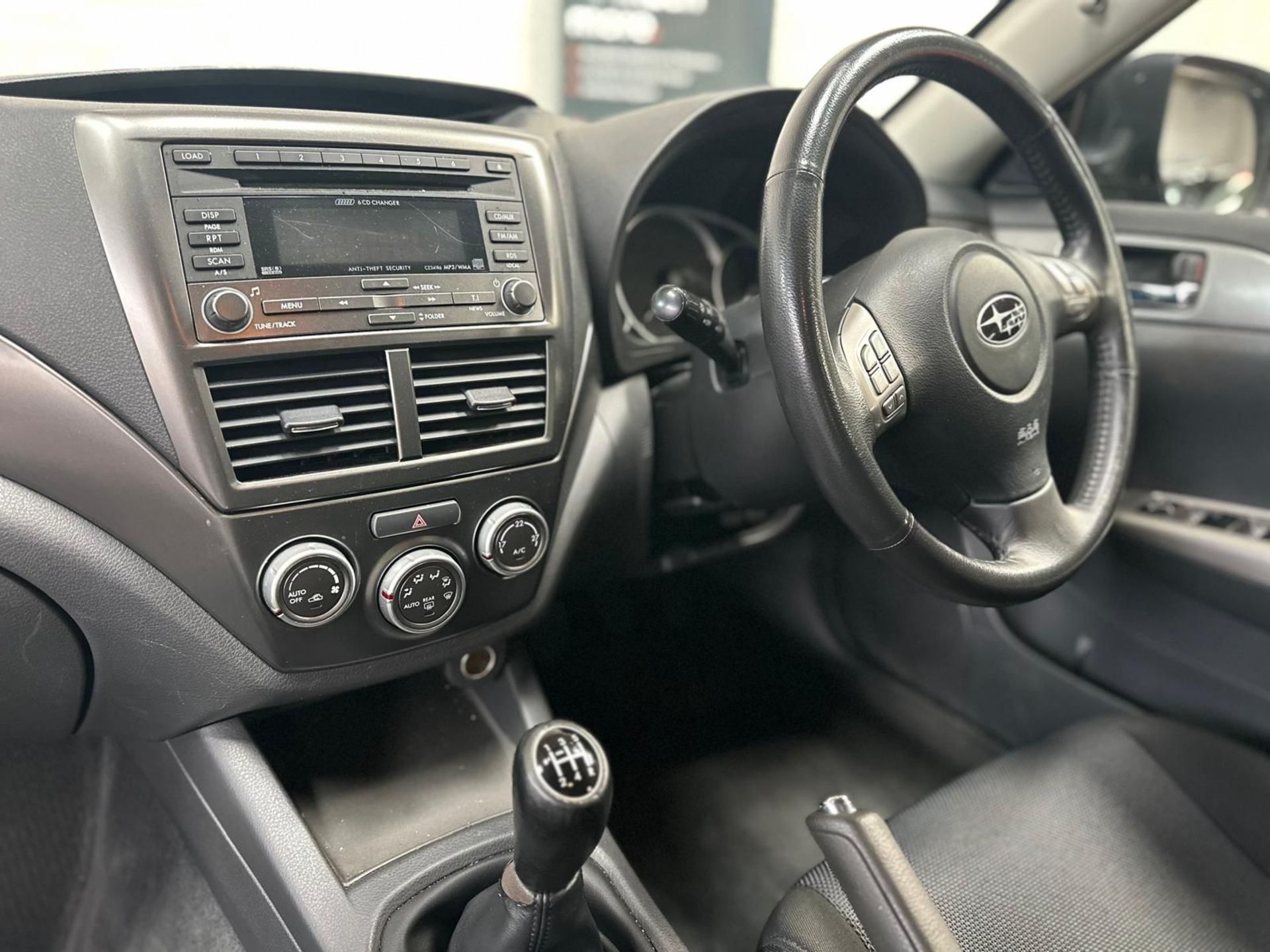 2010 SUBARU IMPREZA WRX – 2.5L PETROL – MANUAL – 5 DOOR HATCHBACK >>--NO VAT ON HAMMER--<< - Image 19 of 29