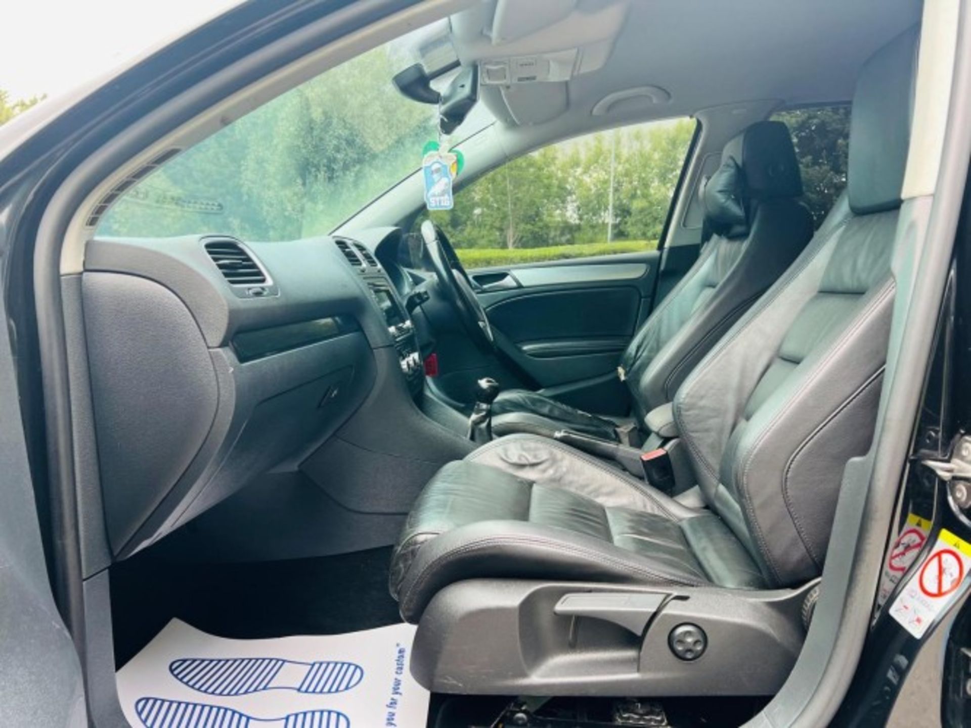 2010 VOLKSWAGEN GOLF PLUS 1.6 TDI SE 5DR HATCHBACK – 128K MILES >>--NO VAT ON HAMMER--<< - Image 20 of 35