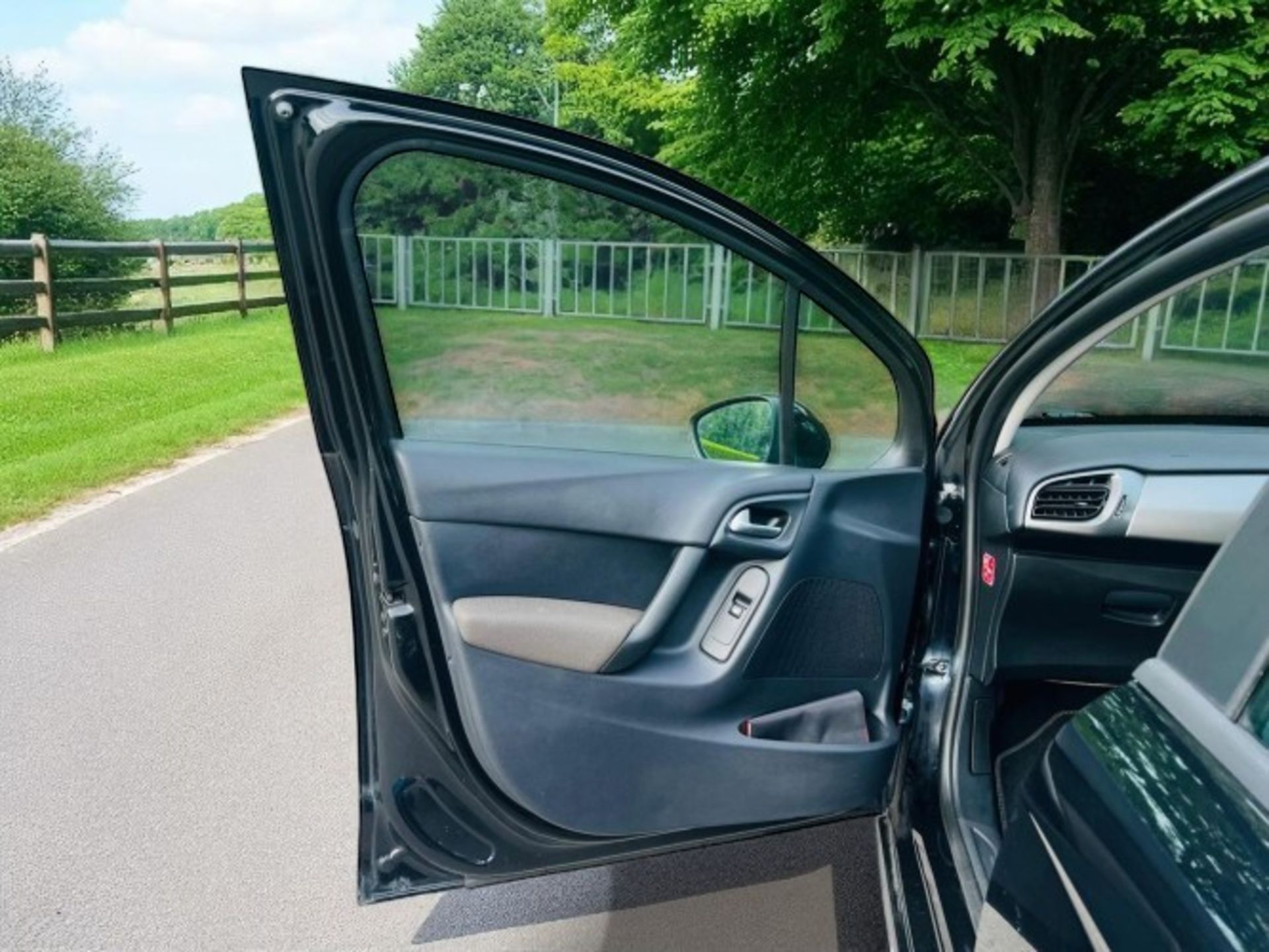 2014 CITROEN C3 1.2 VTI VTR+ – MANUAL >>--NO VAT ON HAMMER--<< - Image 7 of 26