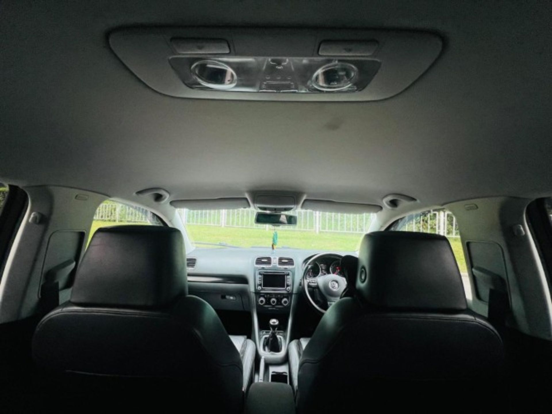 2010 VOLKSWAGEN GOLF PLUS 1.6 TDI SE 5DR HATCHBACK – 128K MILES >>--NO VAT ON HAMMER--<< - Image 26 of 35