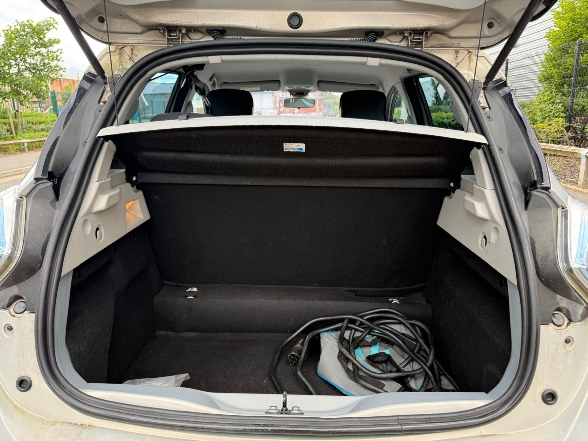 2016 RENAULT ZOE DYNAMIQUE NAV AUTO – 22KWH ELECTRIC HATCHBACK >>--NO VAT ON HAMMER--<< - Image 24 of 27