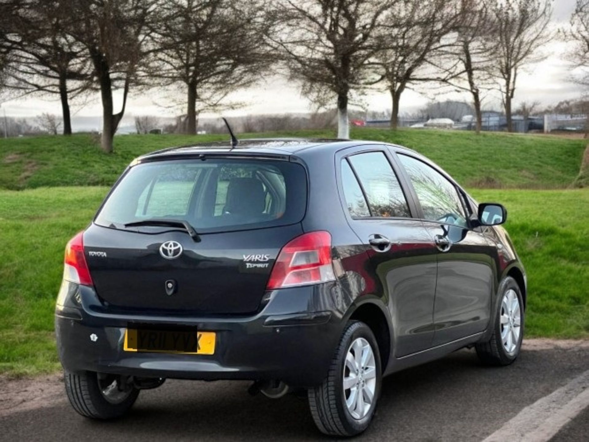 2011 TOYOTA YARIS 1.4 D-4D T SPIRIT 5DR HATCHBACK >>--NO VAT ON HAMMER--<< - Image 2 of 26