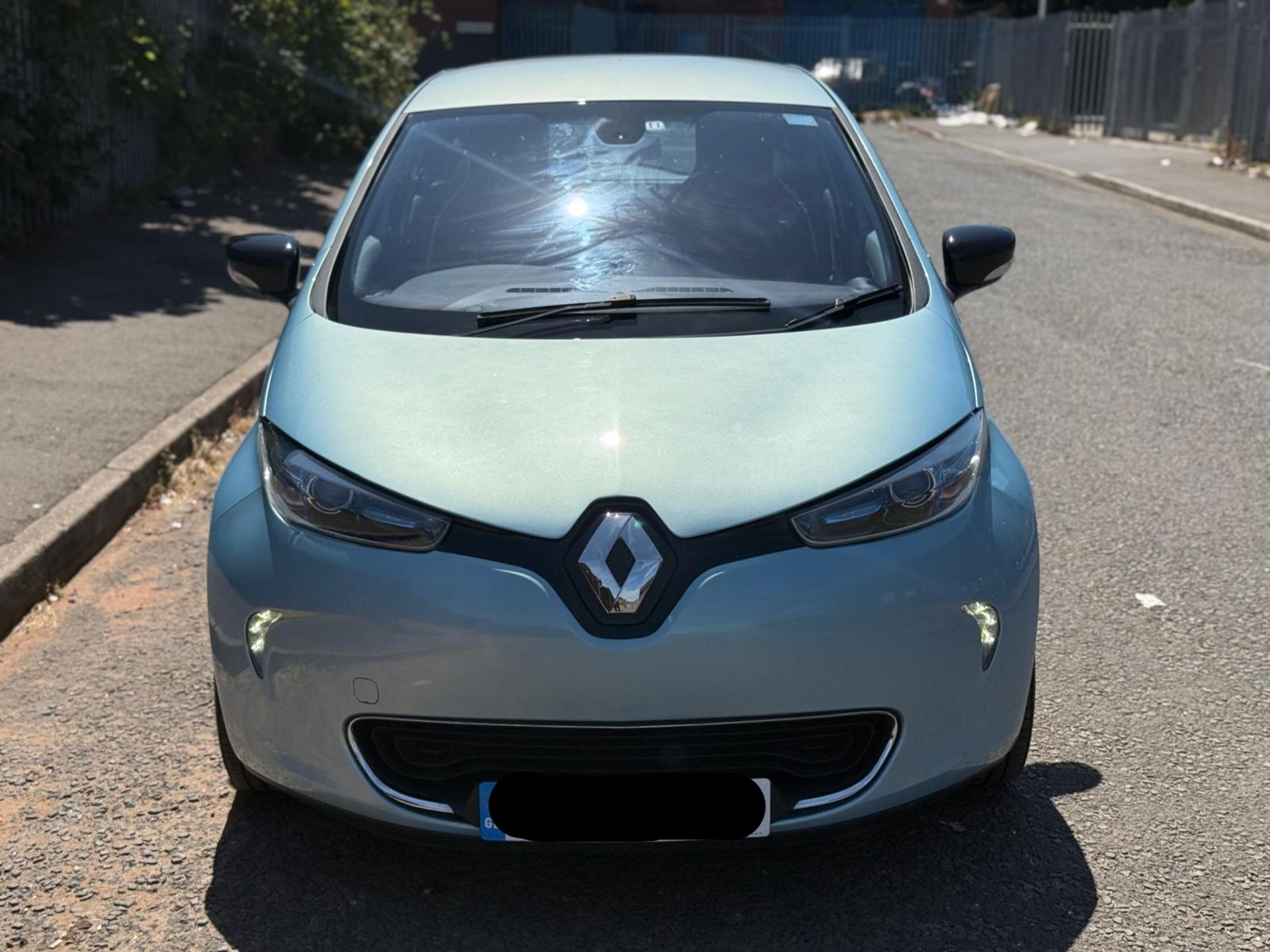 2014 RENAULT ZOE DYNAMIQUE INTENS AUTO – 68K MILES – 91% BATTERY HEALTH >>--NO VAT ON HAMMER--<< - Image 3 of 36