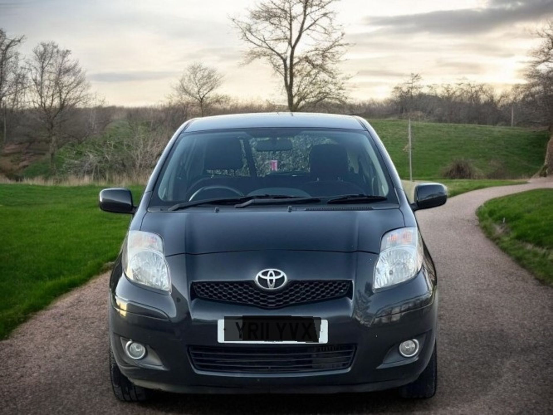 2011 TOYOTA YARIS 1.4 D-4D T SPIRIT 5DR HATCHBACK >>--NO VAT ON HAMMER--<< - Image 5 of 26