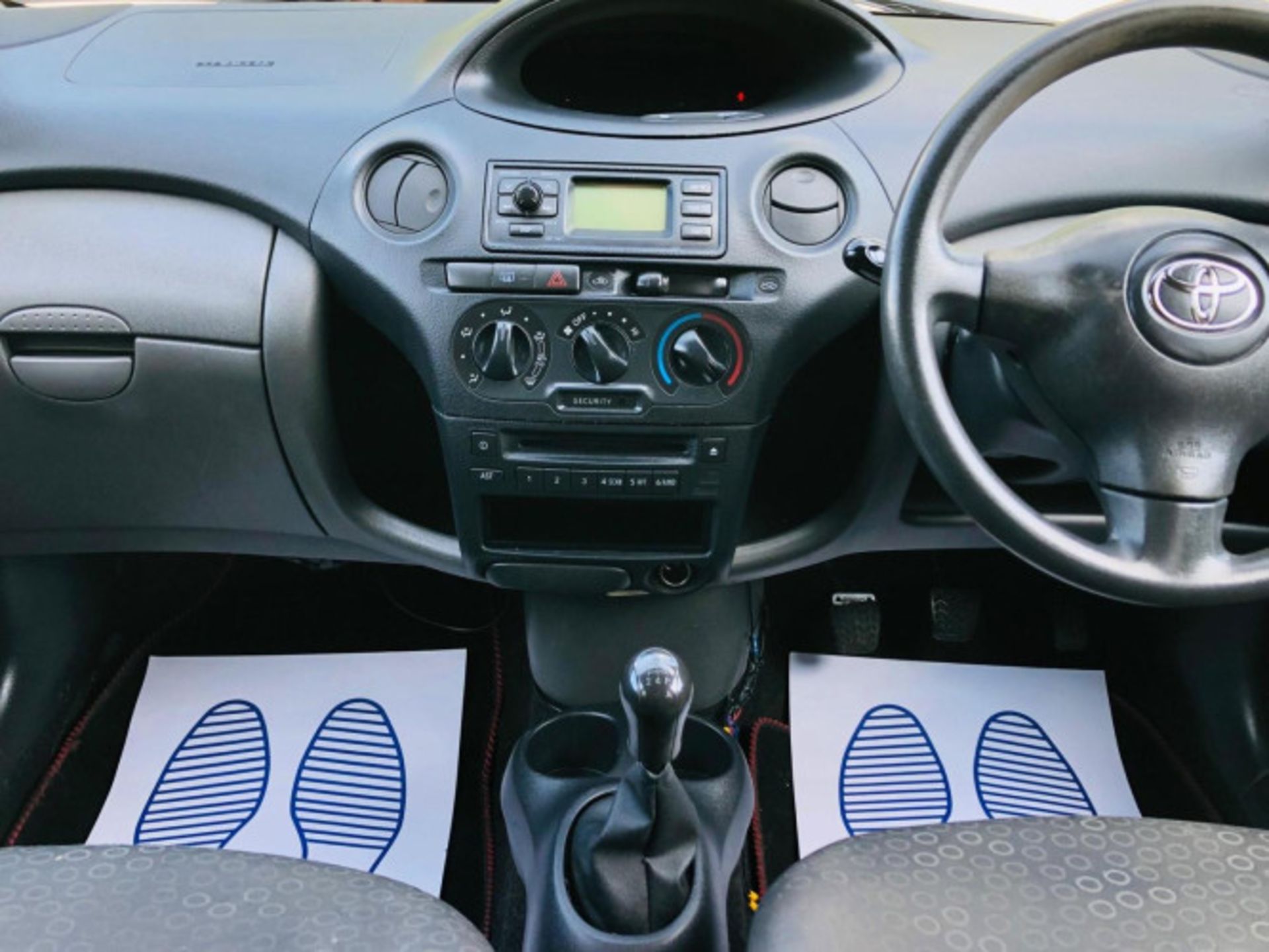 2003 TOYOTA YARIS 1.3 VVT-I T3 5DR >>--NO VAT ON HAMMER--<< - Image 14 of 23