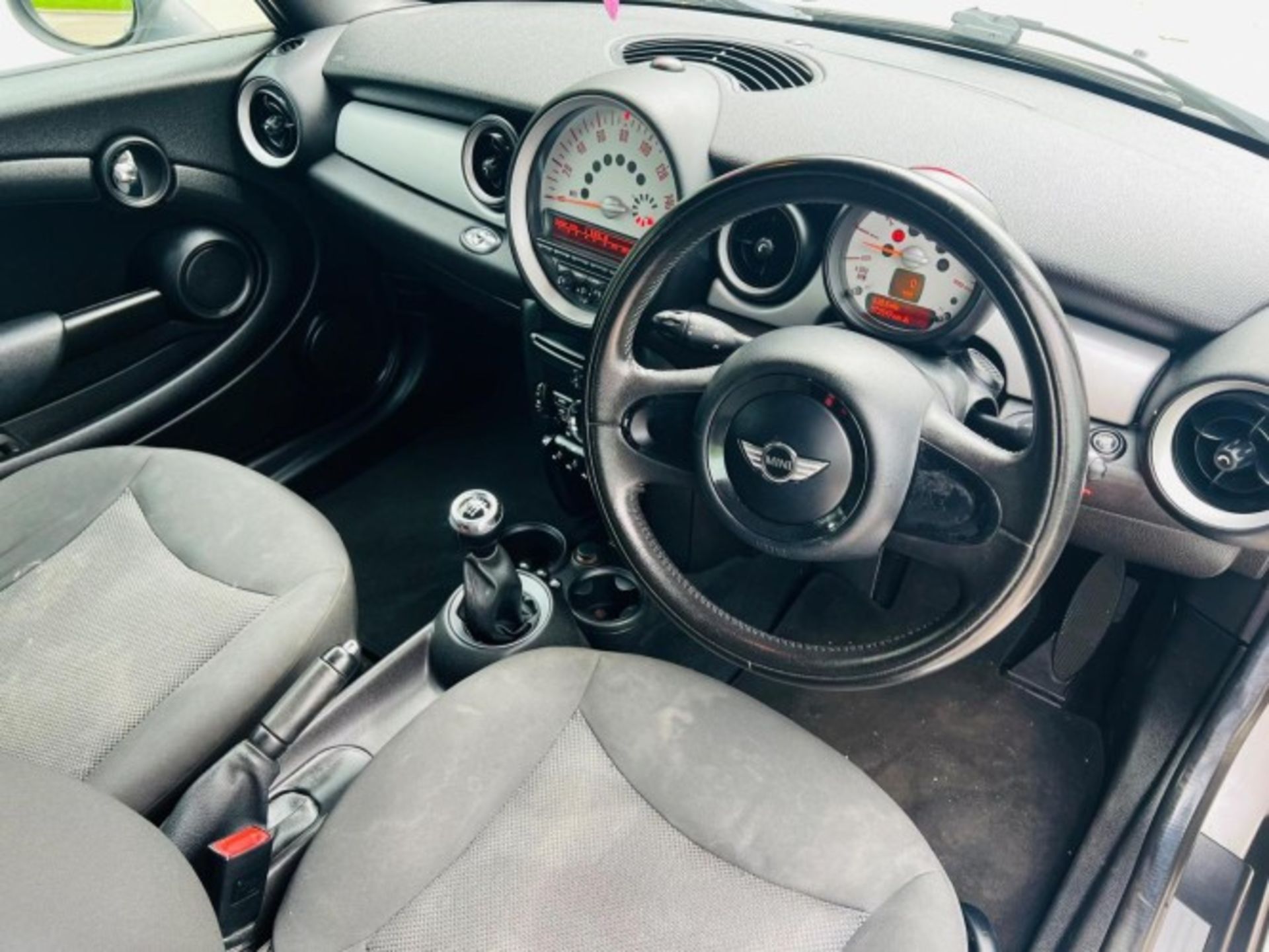 2012 MINI CONVERTIBLE 1.6 ONE EURO 5 – MANUAL – PETROL – 2 DOOR >>--NO VAT ON HAMMER--<< - Image 20 of 34