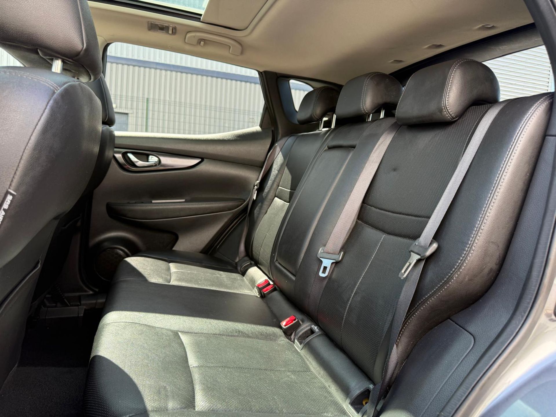 2015 NISSAN QASHQAI TEKNA DCI CVT – 101K MILES – TOP SPEC >>--NO VAT ON HAMMER--<< - Image 23 of 41