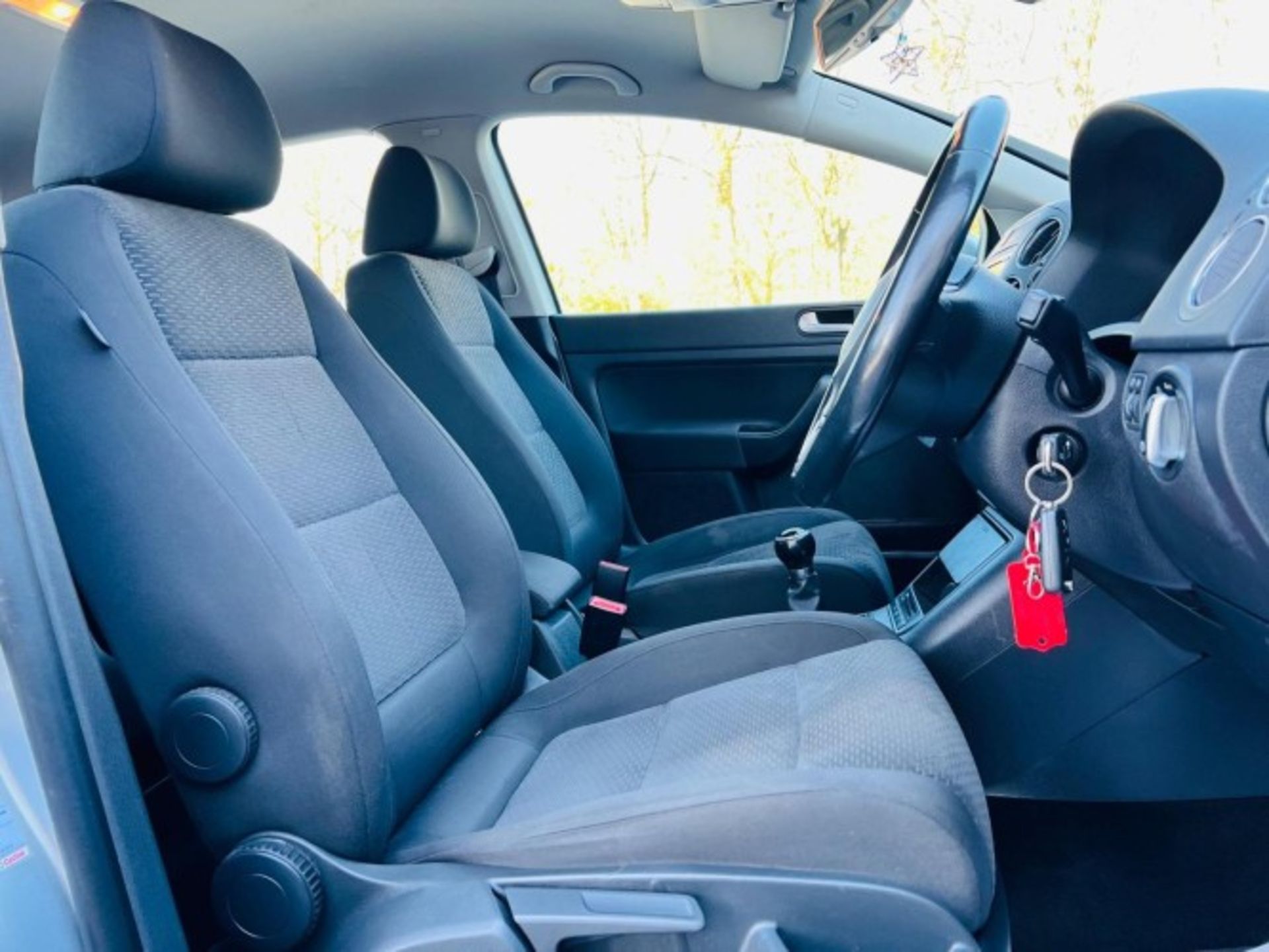 2011 VOLKSWAGEN GOLF PLUS 1.6 TDI SE EURO 5 – MANUAL >>--NO VAT ON HAMMER--<< - Image 11 of 32
