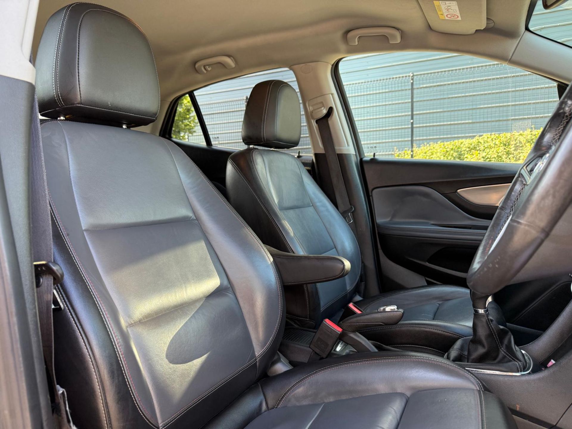 2015 VAUXHALL MOKKA SE 1.6 PETROL – 71K – LEATHER – PARKING SENSORS >>--NO VAT ON HAMMER--<< - Image 39 of 40