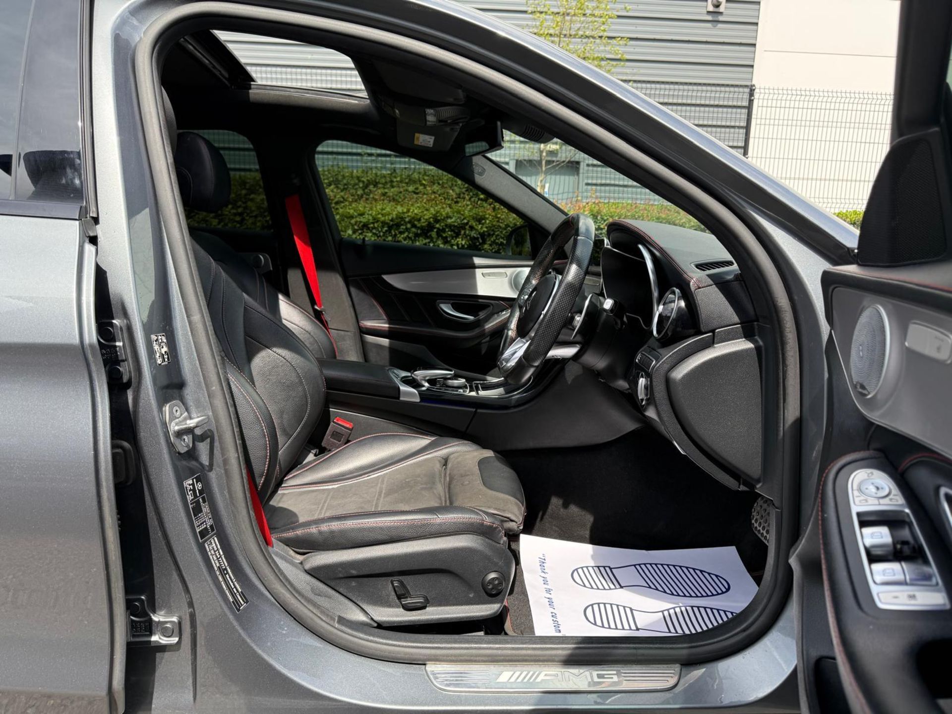 2019 MERCEDES-BENZ AMG C 43 PREMIUM PLUS – 4MATIC – 3.0 V6 >>--NO VAT ON HAMMER--<< - Image 17 of 38