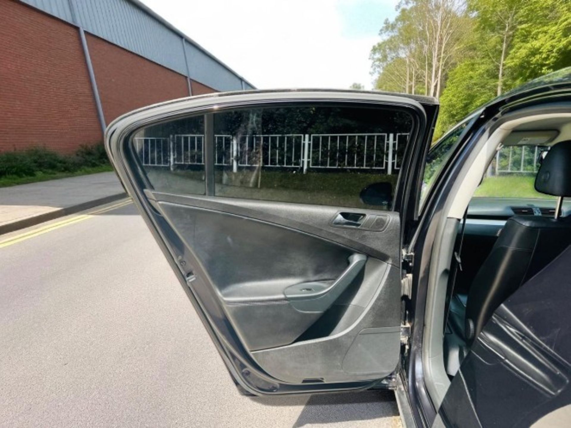 2008 VOLKSWAGEN PASSAT 2.0 TDI SE – MANUAL>>--NO VAT ON HAMMER--<< - Image 10 of 36
