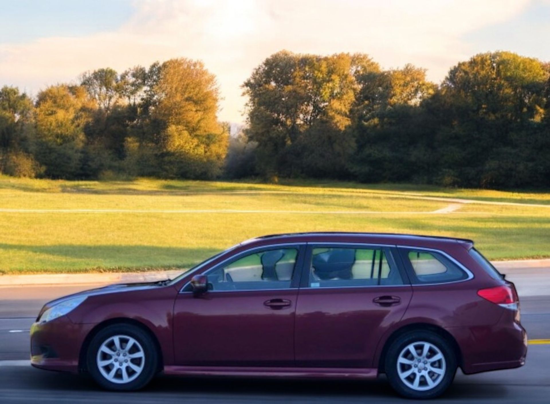 2010 SUBARU LEGACY 2.0D S SPORT TOURER 4WD >>--NO VAT ON HAMMER--<< - Image 7 of 29