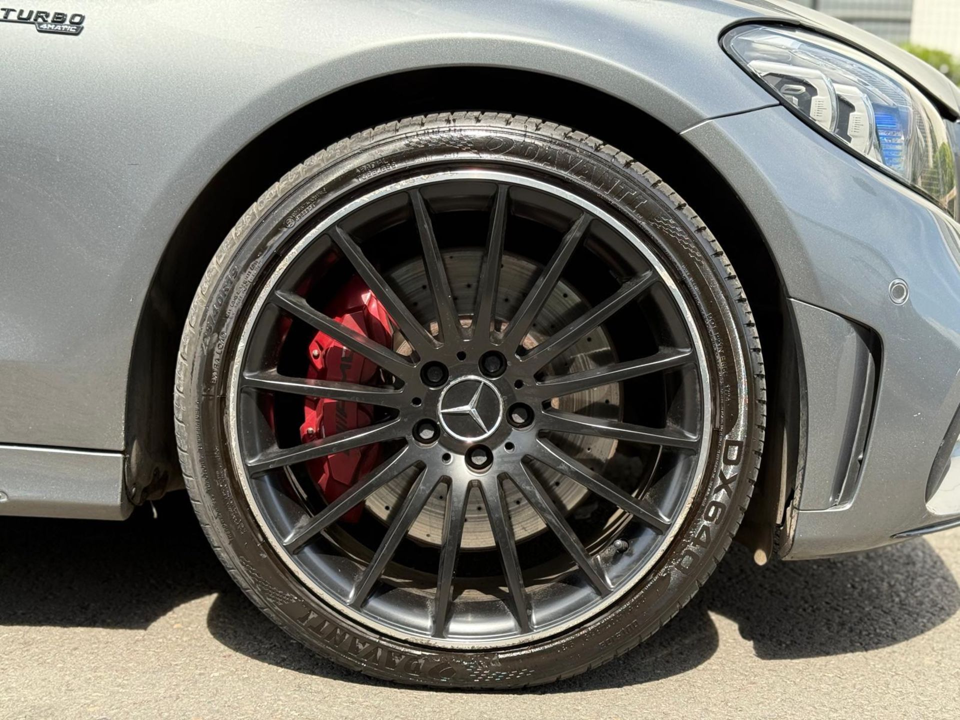 2019 MERCEDES-BENZ AMG C 43 PREMIUM PLUS – 4MATIC – 3.0 V6 >>--NO VAT ON HAMMER--<< - Image 26 of 38