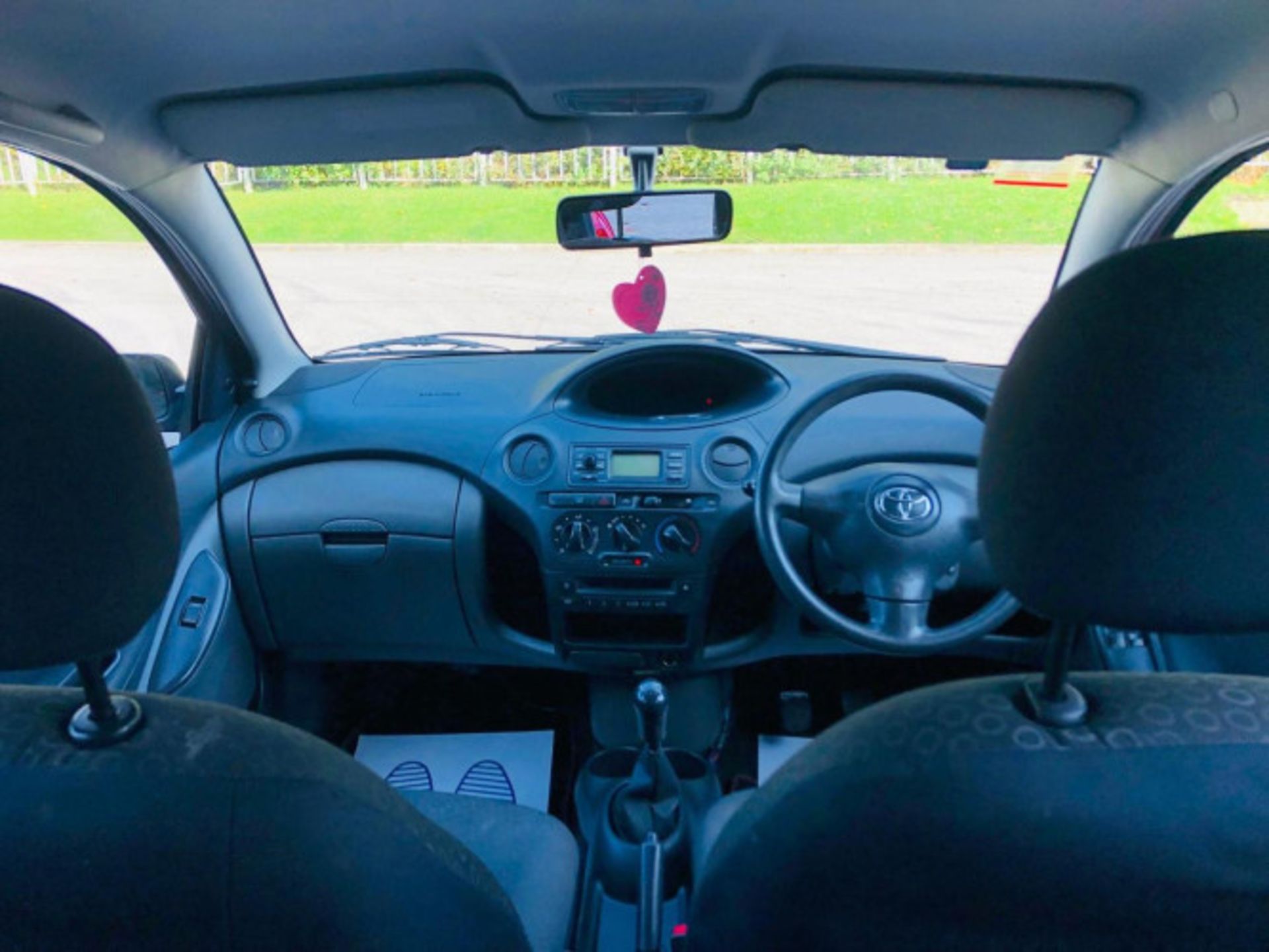 2003 TOYOTA YARIS 1.3 VVT-I T3 5DR >>--NO VAT ON HAMMER--<< - Image 17 of 23