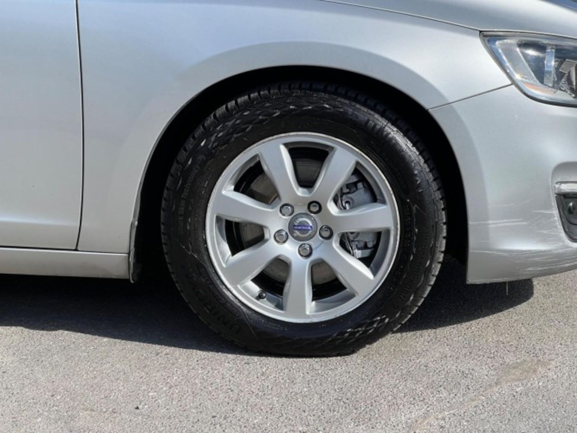 2013 VOLVO V60 1.6 D2 BUSINESS EDITION POWERSHIFT – AUTOMATIC >>--NO VAT ON HAMMER--<< - Image 15 of 29