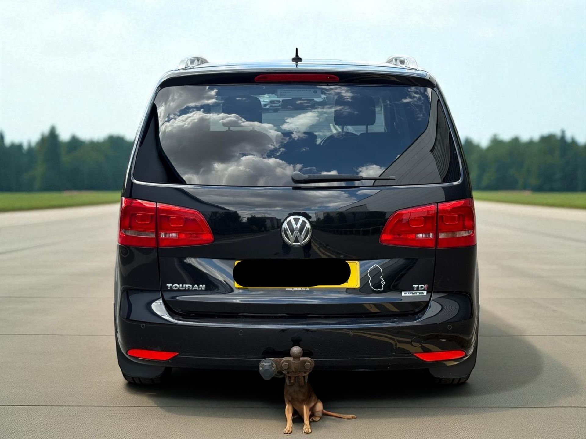 2014 VOLKSWAGEN TOURAN SE BLUE TECH TDI – 1.6 DIESEL – MANUAL – 7 SEATER >>--NO VAT ON HAMMER--<< - Image 8 of 41
