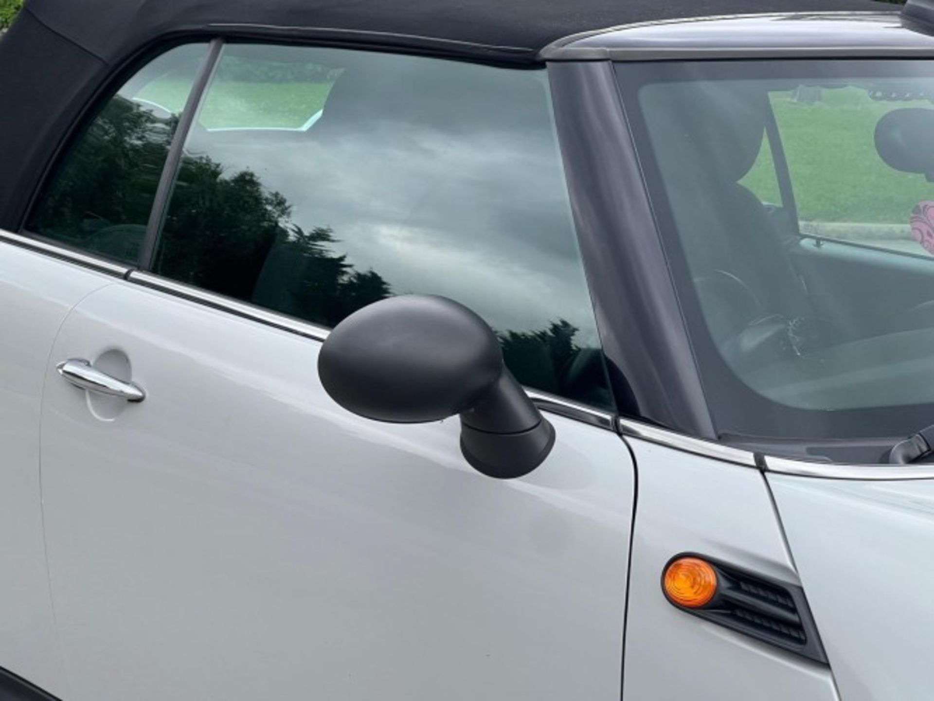 2012 MINI CONVERTIBLE 1.6 ONE EURO 5 – MANUAL – PETROL – 2 DOOR >>--NO VAT ON HAMMER--<< - Image 33 of 34