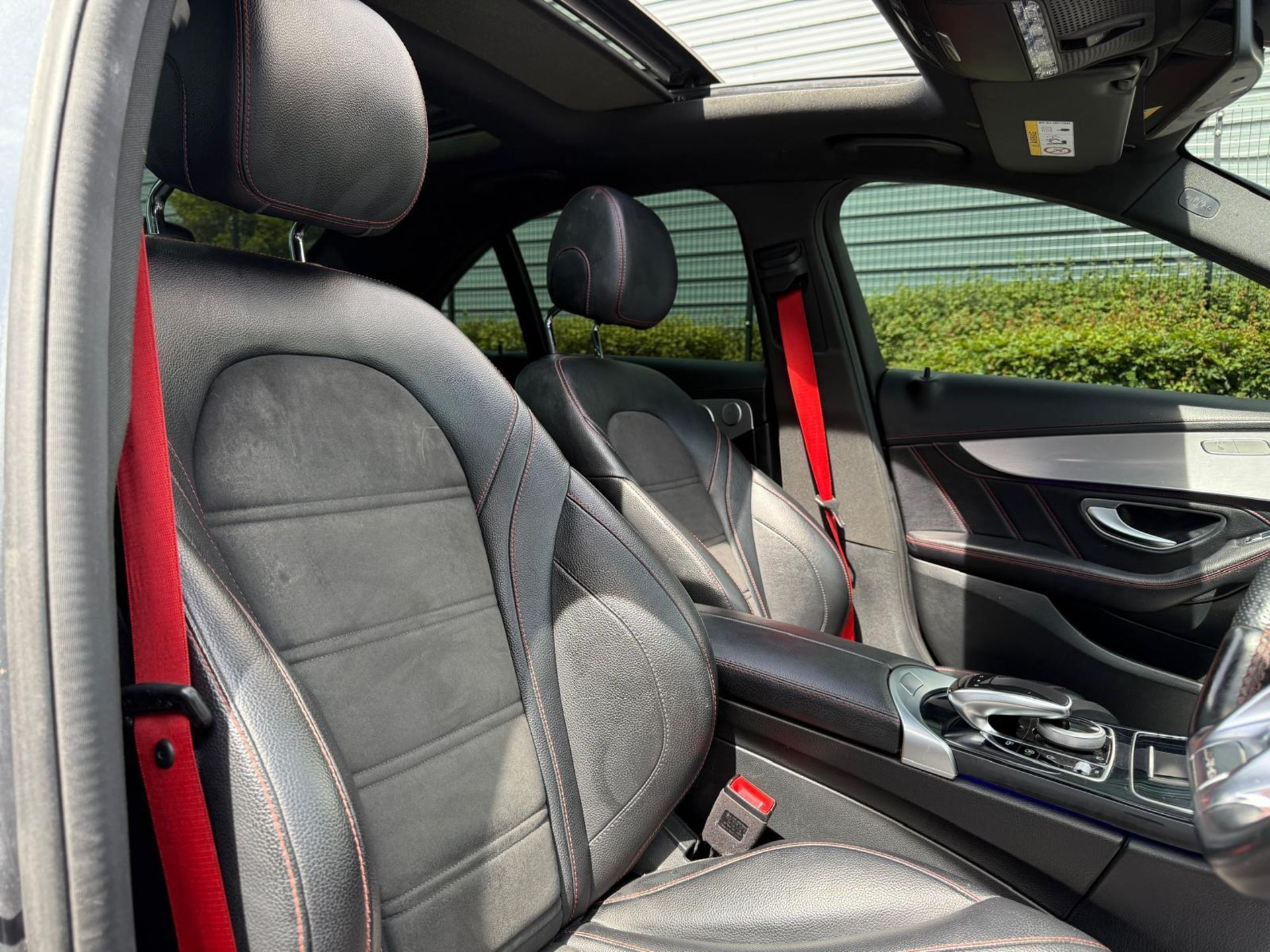 2019 MERCEDES-BENZ AMG C 43 PREMIUM PLUS – 4MATIC – 3.0 V6 >>--NO VAT ON HAMMER--<< - Image 14 of 38