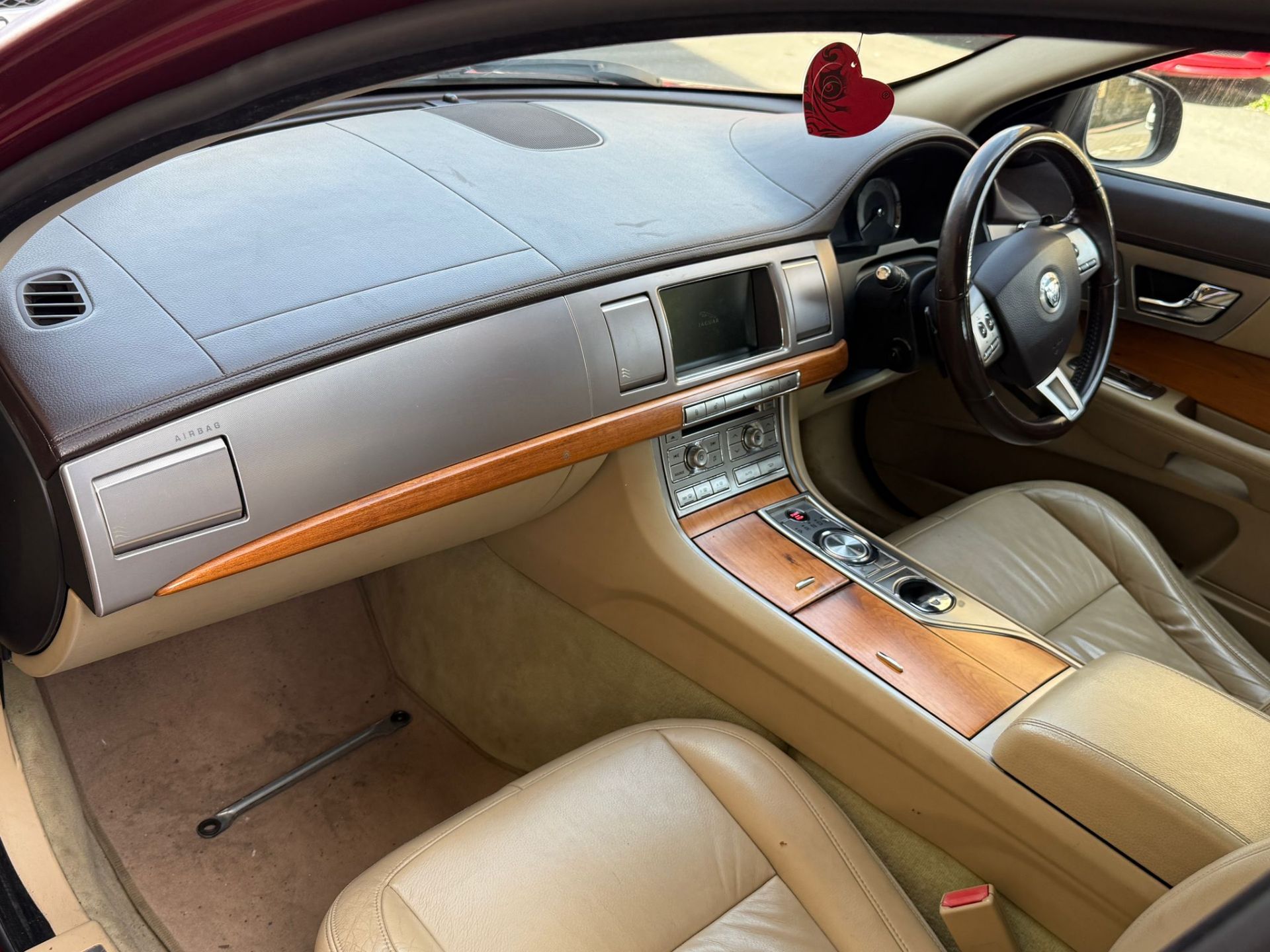 2008 JAGUAR XF LUXURY D V6 AUTO – 2.7 DIESEL – AUTOMATIC – RED >>--NO VAT ON HAMMER--<< - Image 10 of 16