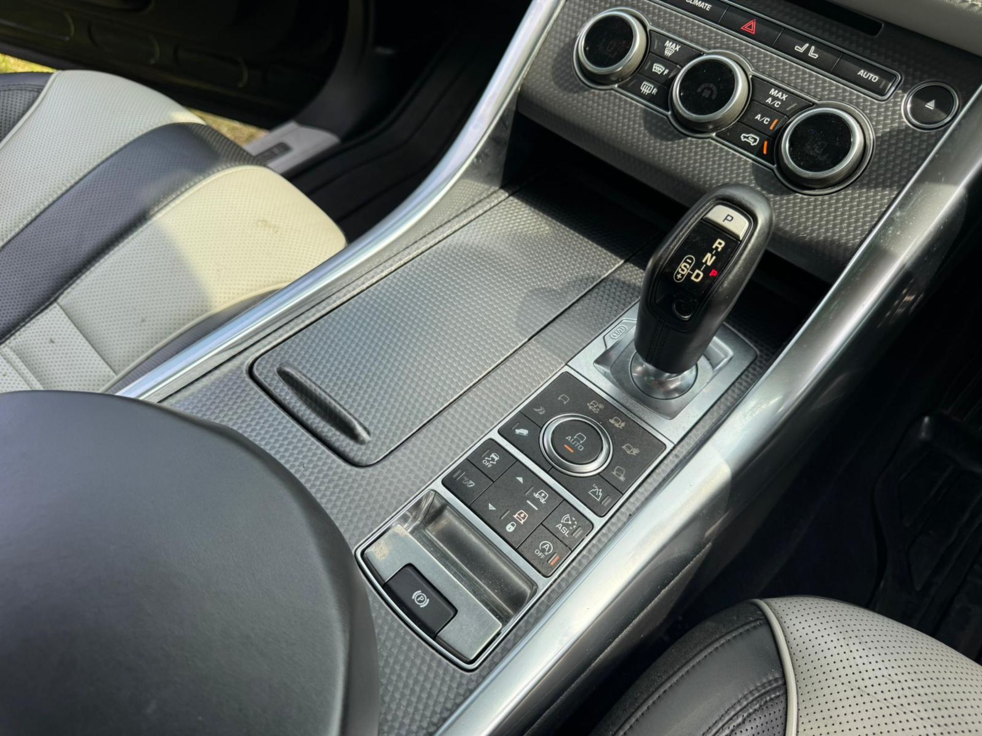 2015 LAND ROVER RANGE ROVER SPORT SVR V8 AUTO – 5.0L PETROL – 4WD >>--NO VAT ON HAMMER--<< - Image 14 of 31