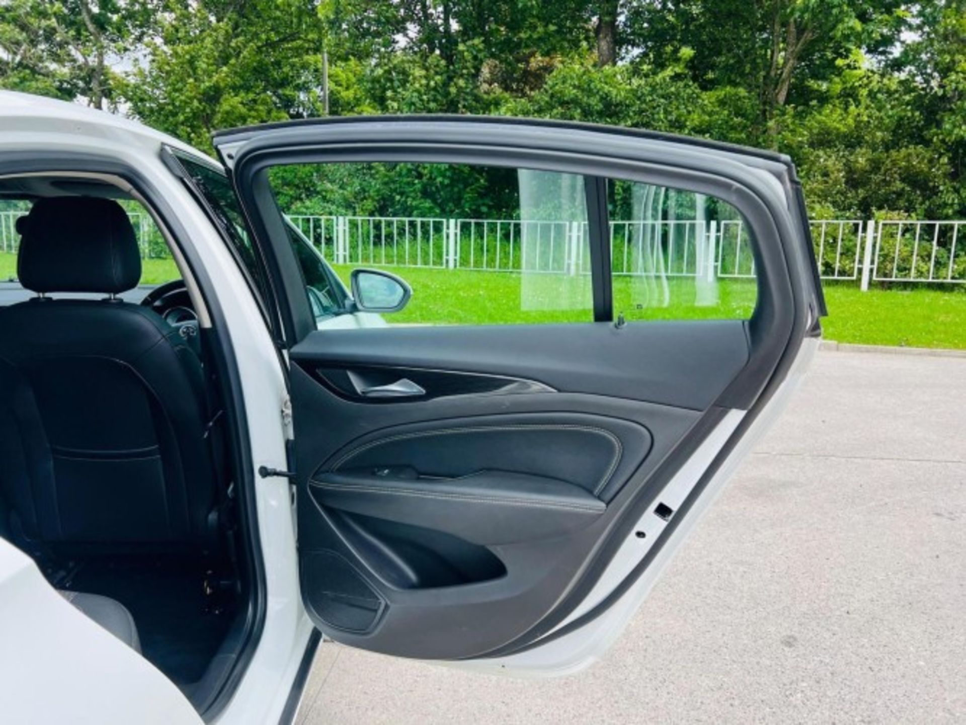 2018 VAUXHALL INSIGNIA 1.6 TURBO D ECOTEC TECH LINE NAV GRAND SPORT EURO 6 >>--NO VAT ON HAMMER--<< - Image 30 of 36