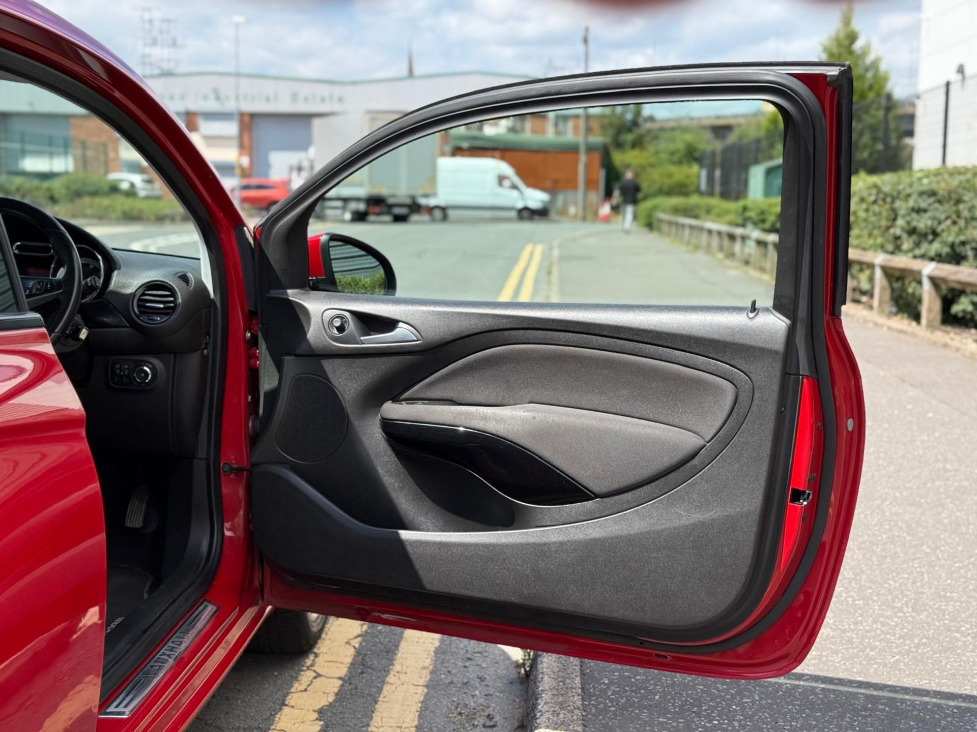 2015 VAUXHALL ADAM 1.2I JAM EURO 6 – 88K MILES – FSH >>--NO VAT ON HAMMER--<< - Image 28 of 35