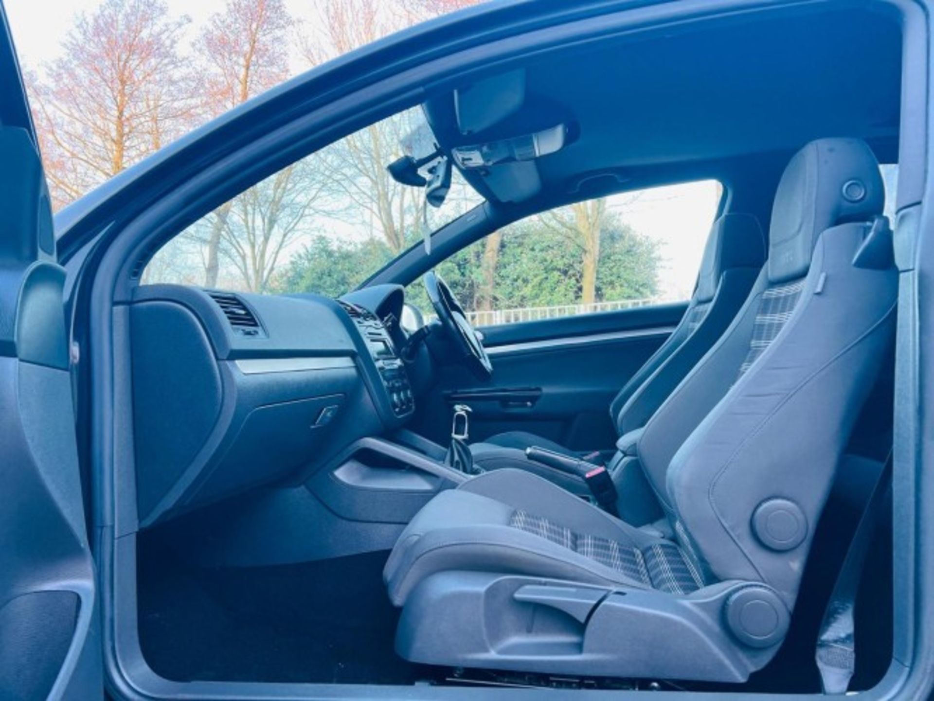 2007-57 VOLKSWAGEN GOLF 2.0 TFSI GTI 3DR – ULEZ COMPLIANT >>--NO VAT ON HAMMER--<< - Image 18 of 32