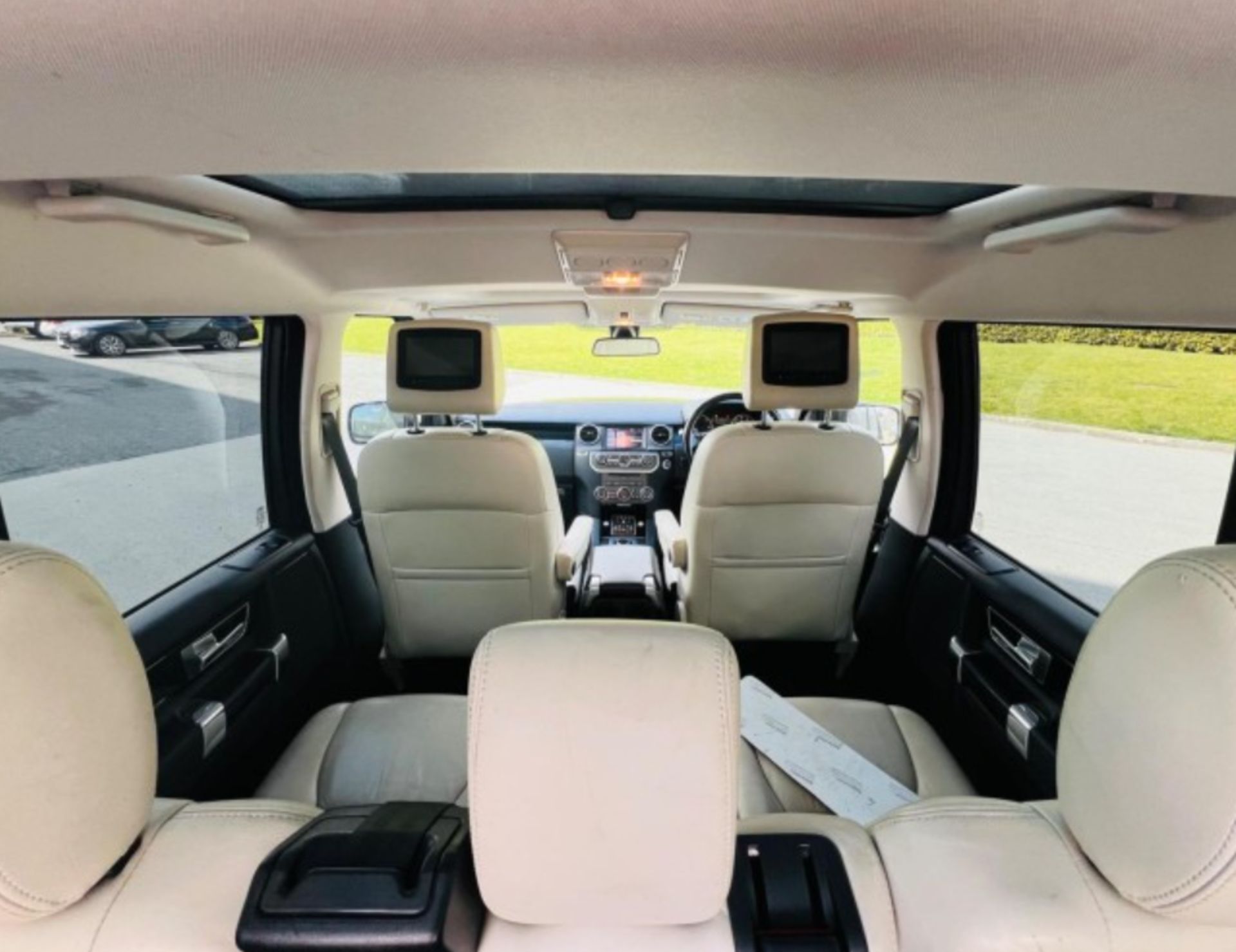 LAND ROVER DISCOVERY 4 3.0 SD V6 HSE AUTO 4WD EURO 5 5DR – 123K MILES >>--NO VAT ON HAMMER--<< - Image 18 of 25