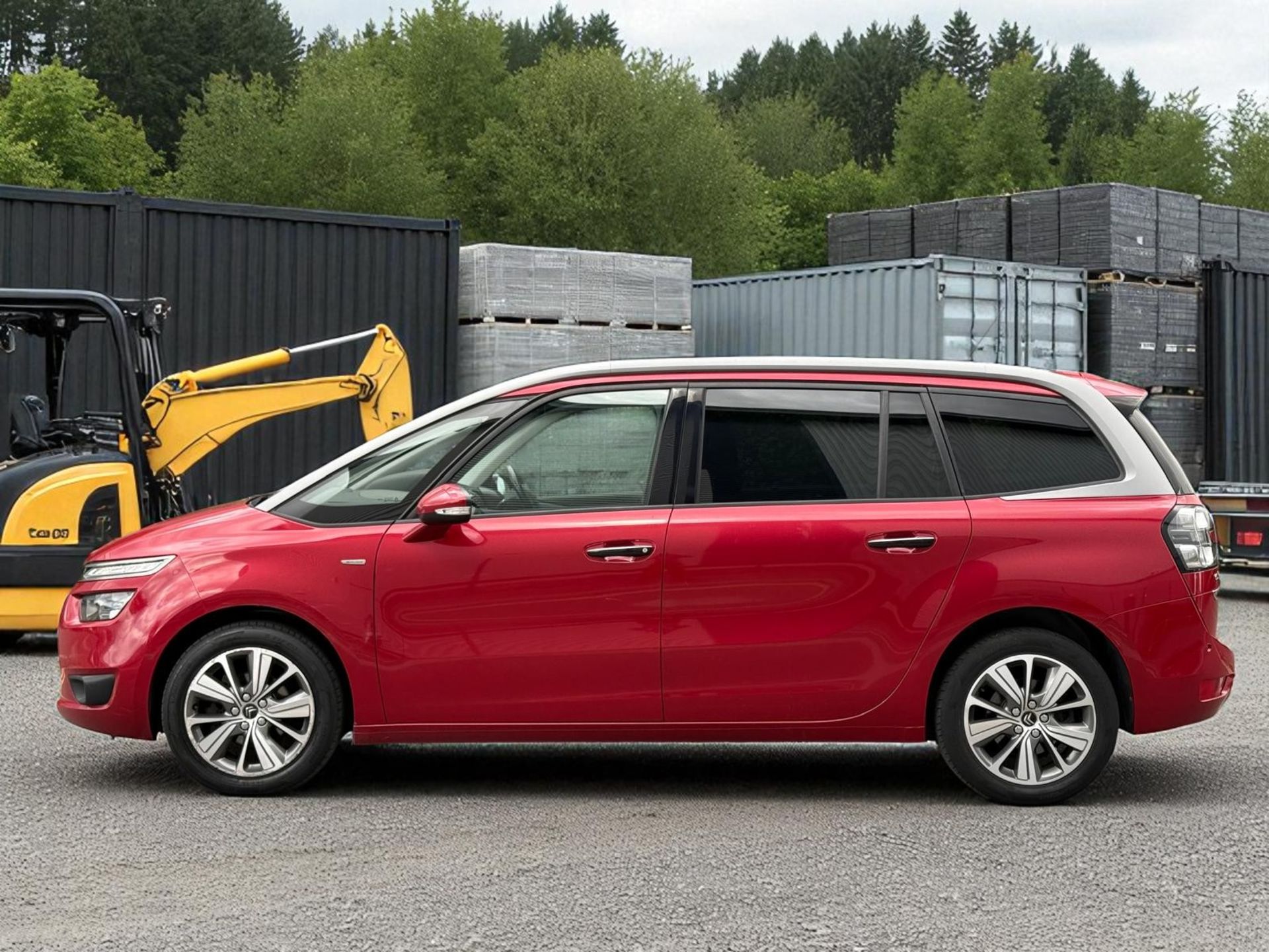 2016 CITROËN GRAND C4 PICASSO EXCLUSIVE+ 1.6 BLUEHDI– 96K MILES – RED >>--NO VAT ON HAMMER--<< - Image 3 of 39