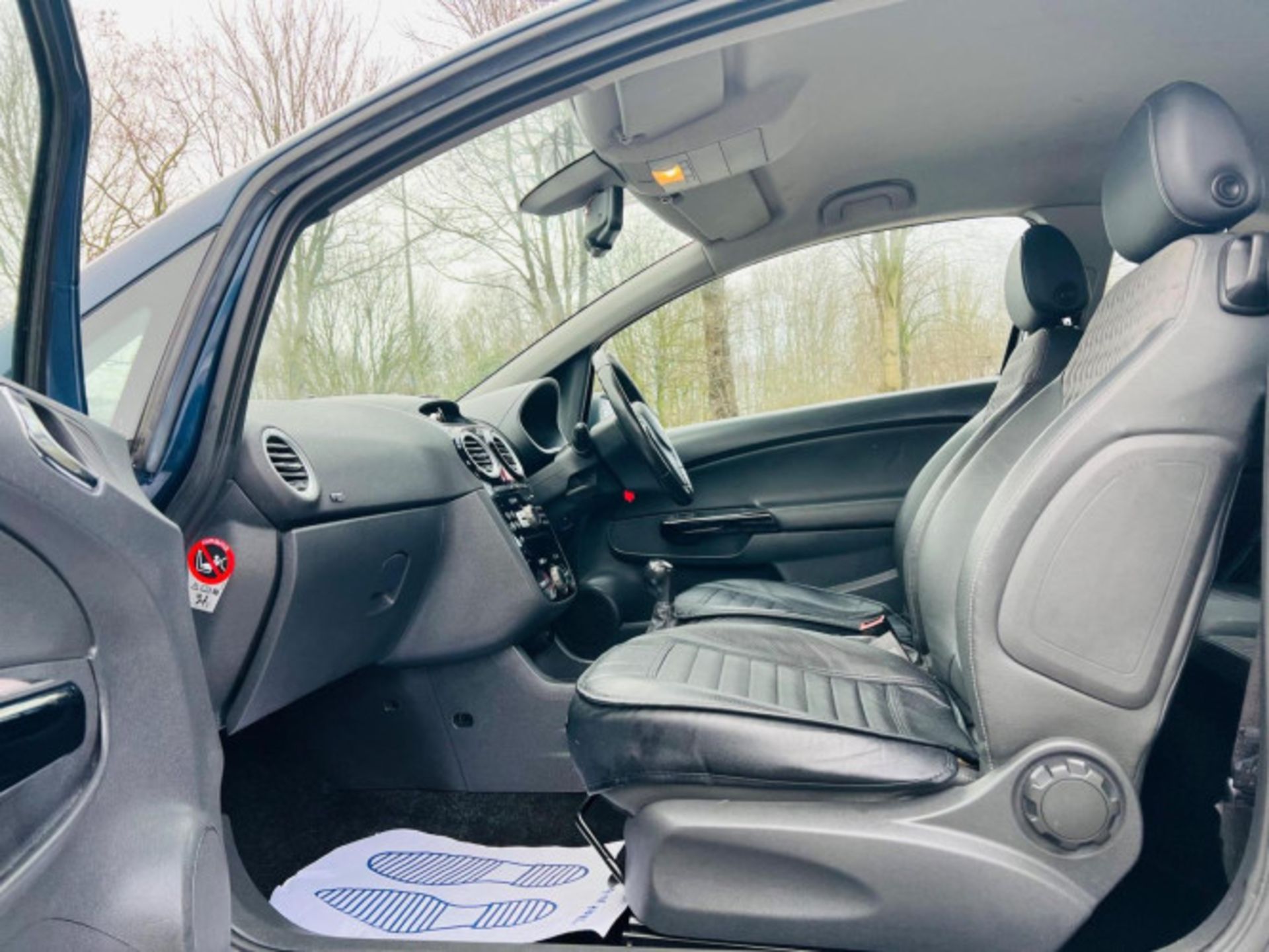 2013 VAUXHALL CORSA 1.2 16V SE 3DR >>--NO VAT ON HAMMER--<< - Image 18 of 32