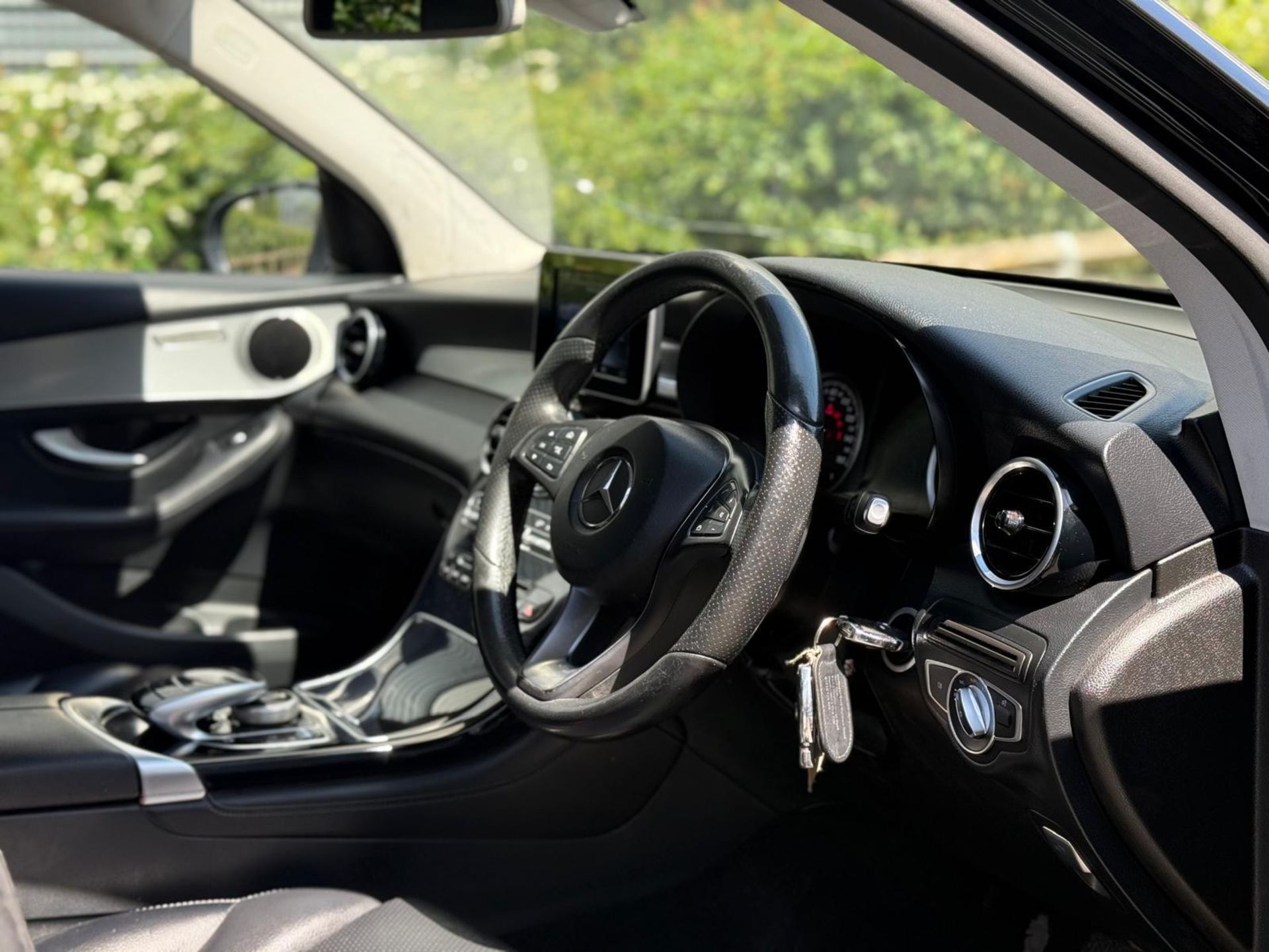 2017 MERCEDES-BENZ GLC 250 D 4MATIC SPORT AUTO >>--NO VAT ON HAMMER--<< - Image 21 of 27