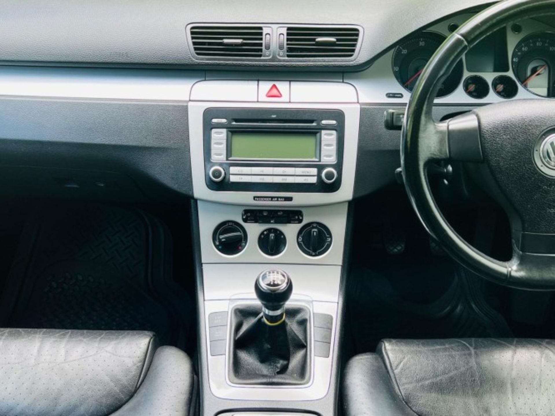 2008 VOLKSWAGEN PASSAT 2.0 TDI SE – MANUAL>>--NO VAT ON HAMMER--<< - Image 17 of 36