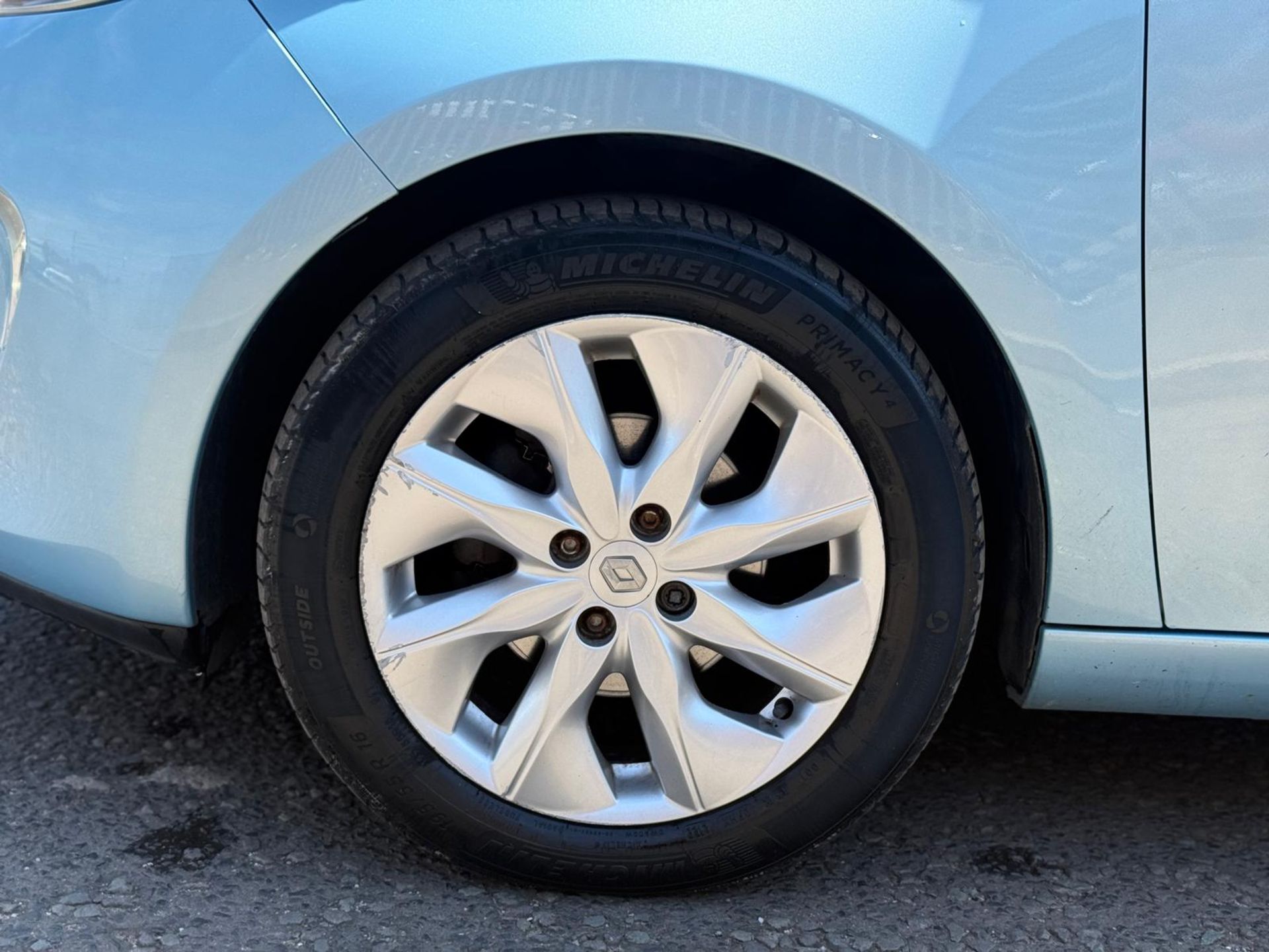 2014 RENAULT ZOE DYNAMIQUE INTENS AUTO – 68K MILES – 91% BATTERY HEALTH >>--NO VAT ON HAMMER--<< - Image 26 of 36