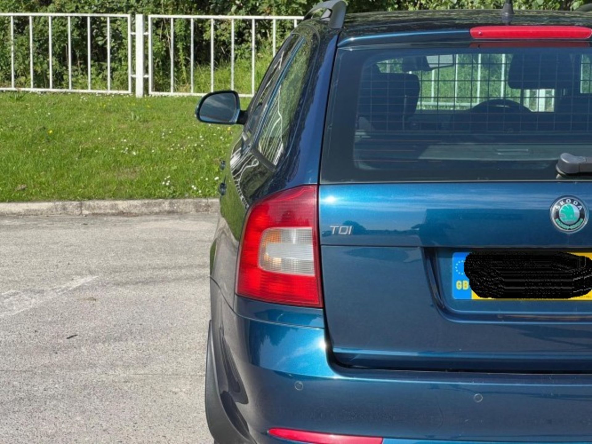 2012 SKODA OCTAVIA 1.6 TDI ELEGANCE DSG – 5DR ESTATE >>--NO VAT ON HAMMER--<< - Image 23 of 41