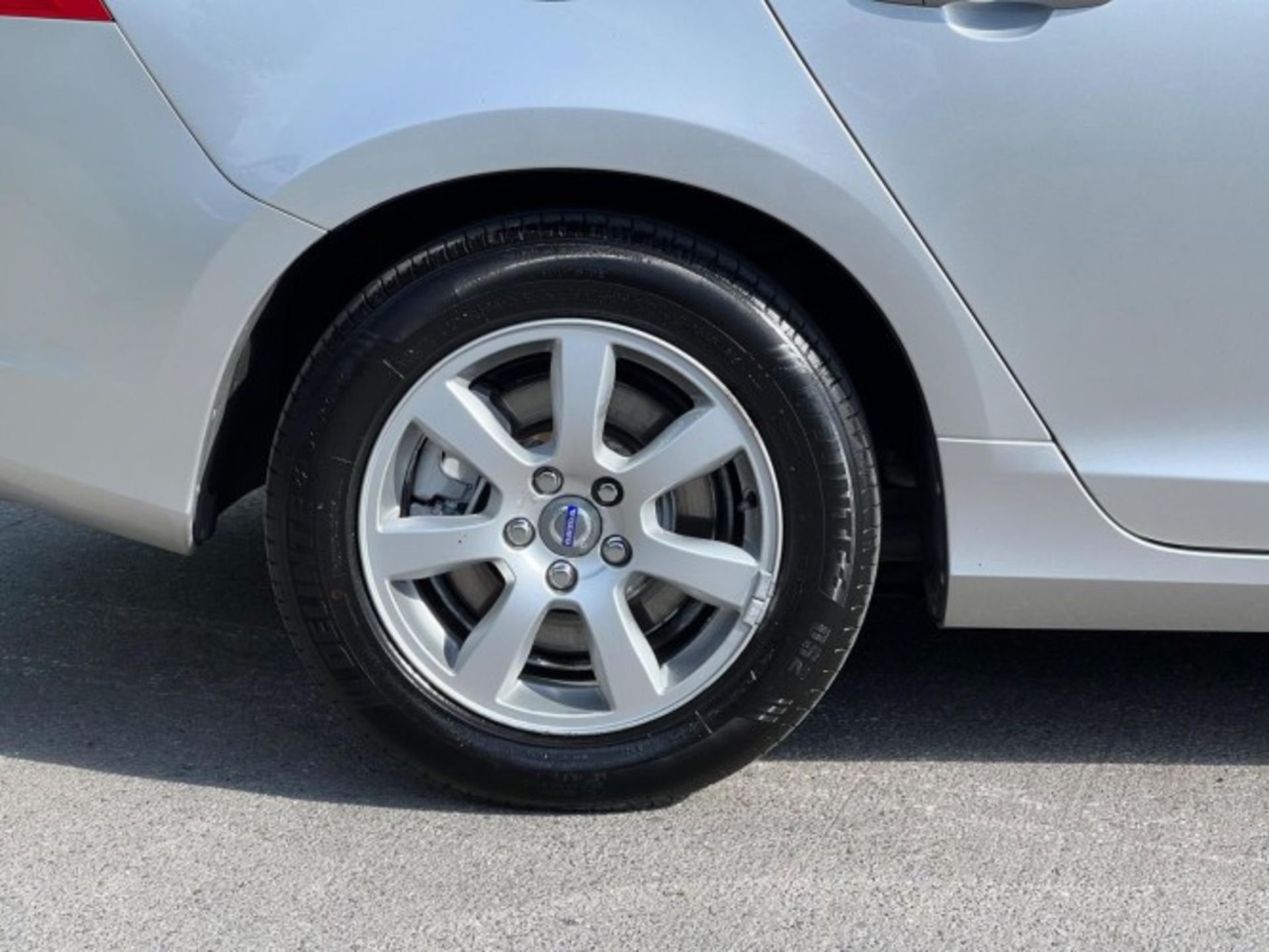 2013 VOLVO V60 1.6 D2 BUSINESS EDITION POWERSHIFT – AUTOMATIC >>--NO VAT ON HAMMER--<< - Image 13 of 29
