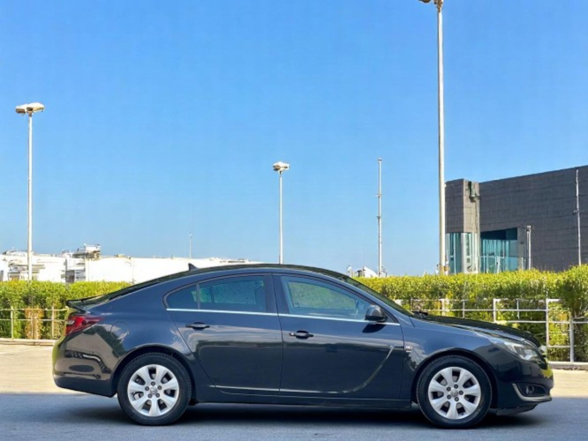 VAUXHALL INSIGNIA 2.0 CDTI ECOFLEX SRI NAV (S/S) 5DR >>--NO VAT ON HAMMER--<< - Image 2 of 23