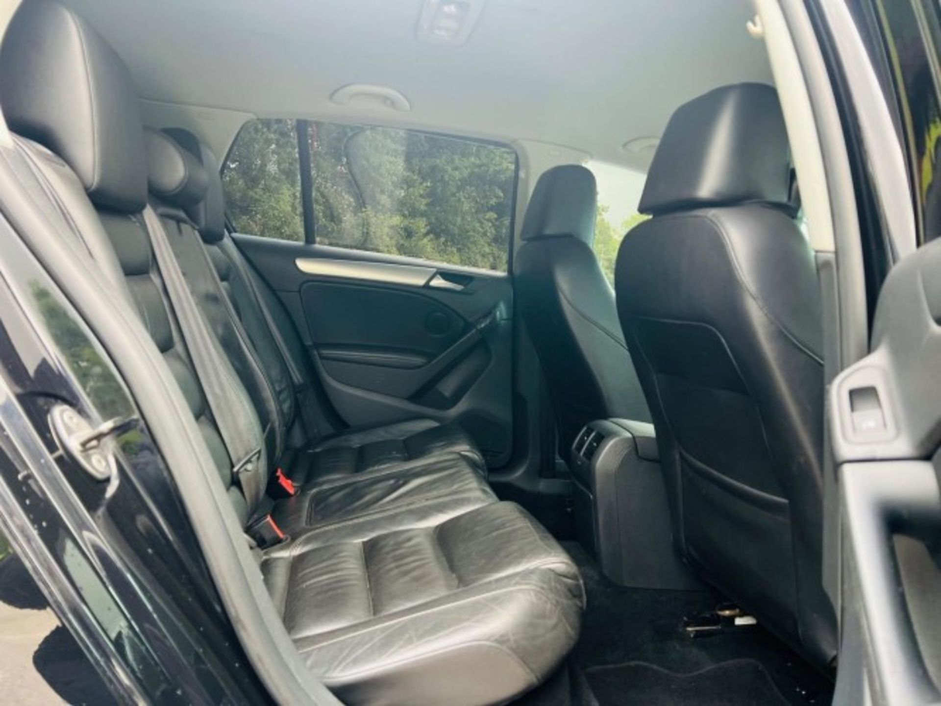 2010 VOLKSWAGEN GOLF PLUS 1.6 TDI SE 5DR HATCHBACK – 128K MILES >>--NO VAT ON HAMMER--<< - Image 25 of 35