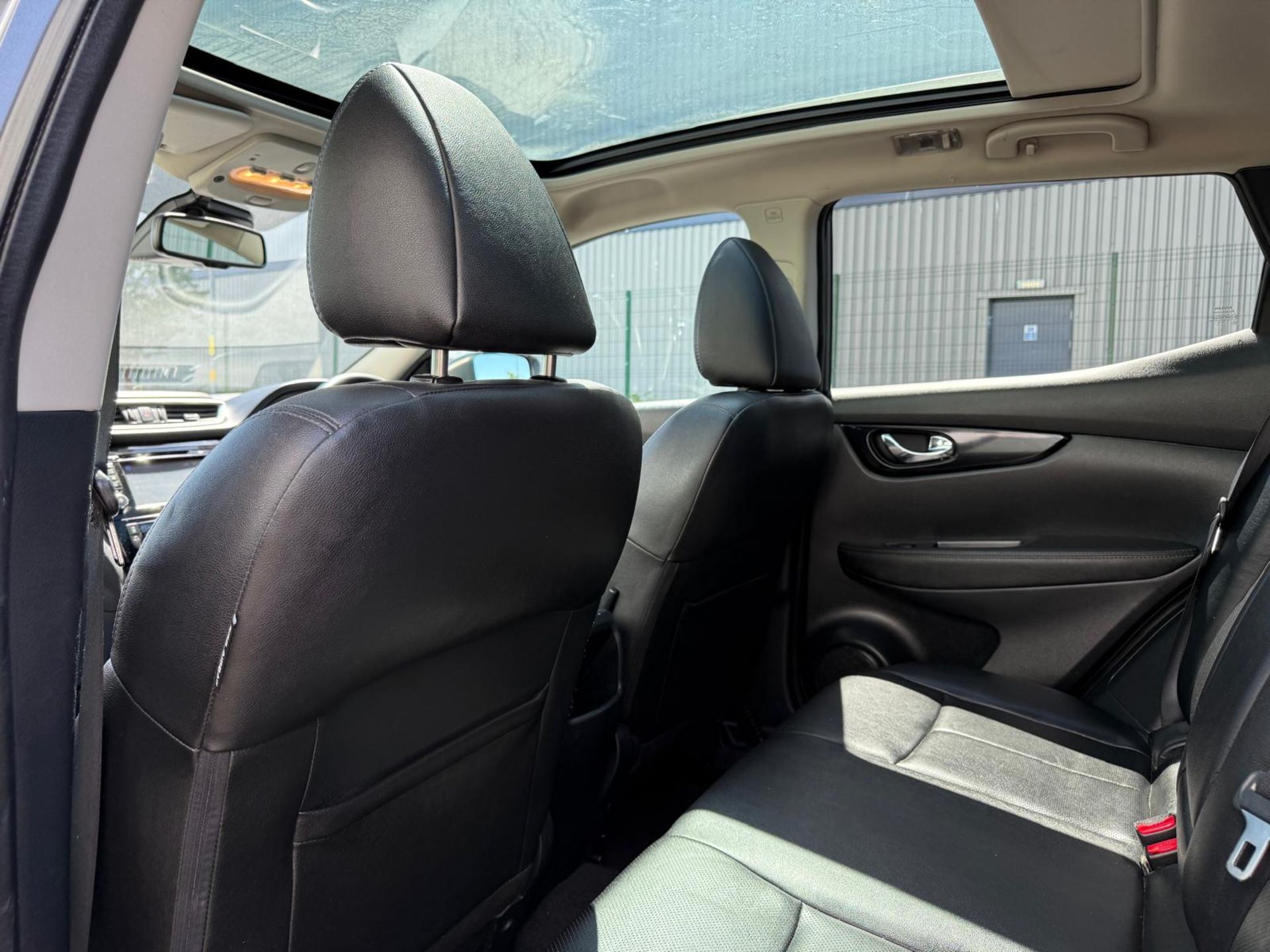 2015 NISSAN QASHQAI TEKNA DCI CVT – 101K MILES – TOP SPEC >>--NO VAT ON HAMMER--<< - Image 26 of 41