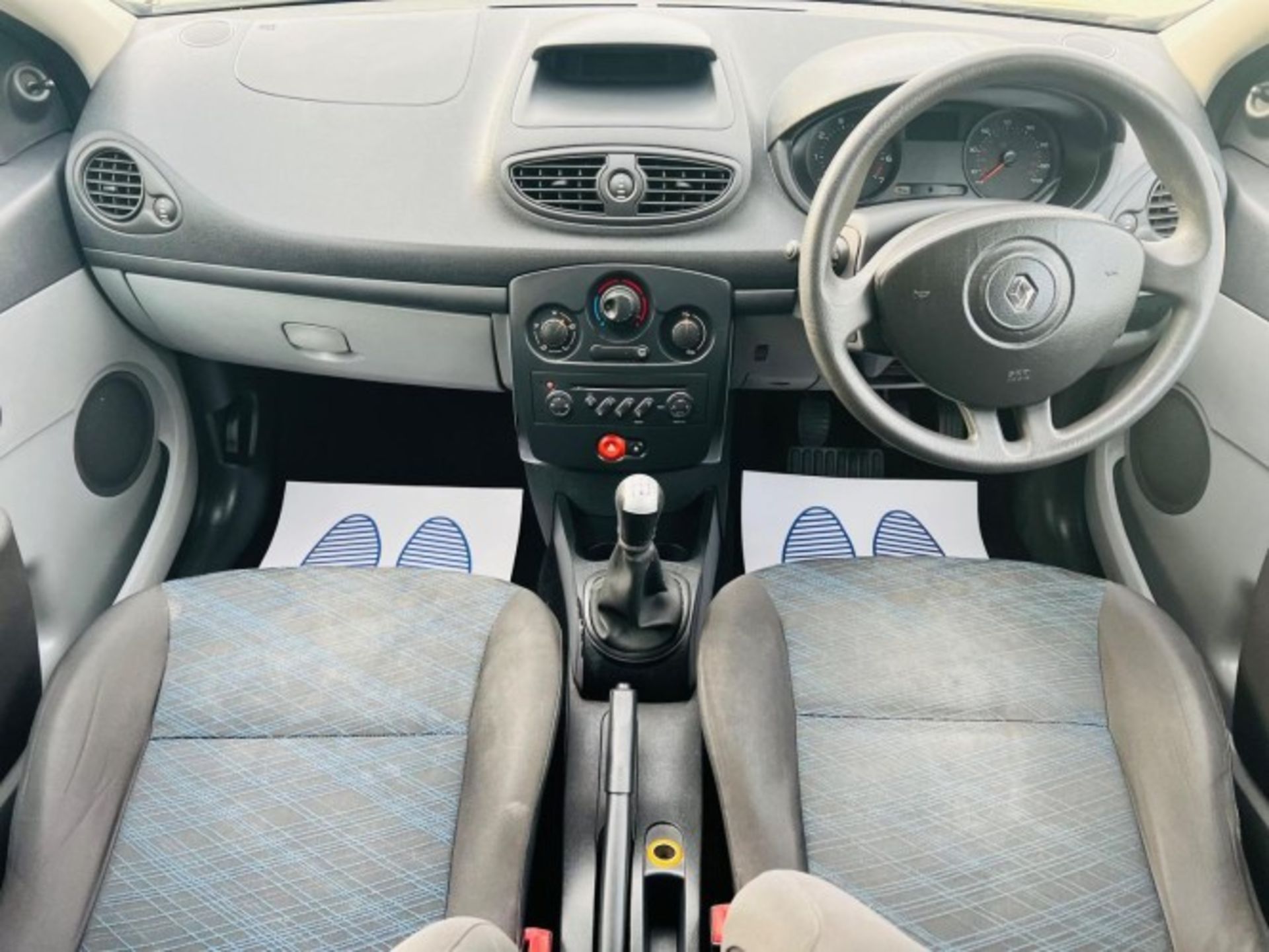 2006 RENAULT CLIO 1.2 16V EXTREME – 3DR HATCHBACK – BLACK >>--NO VAT ON HAMMER--<< - Image 18 of 26