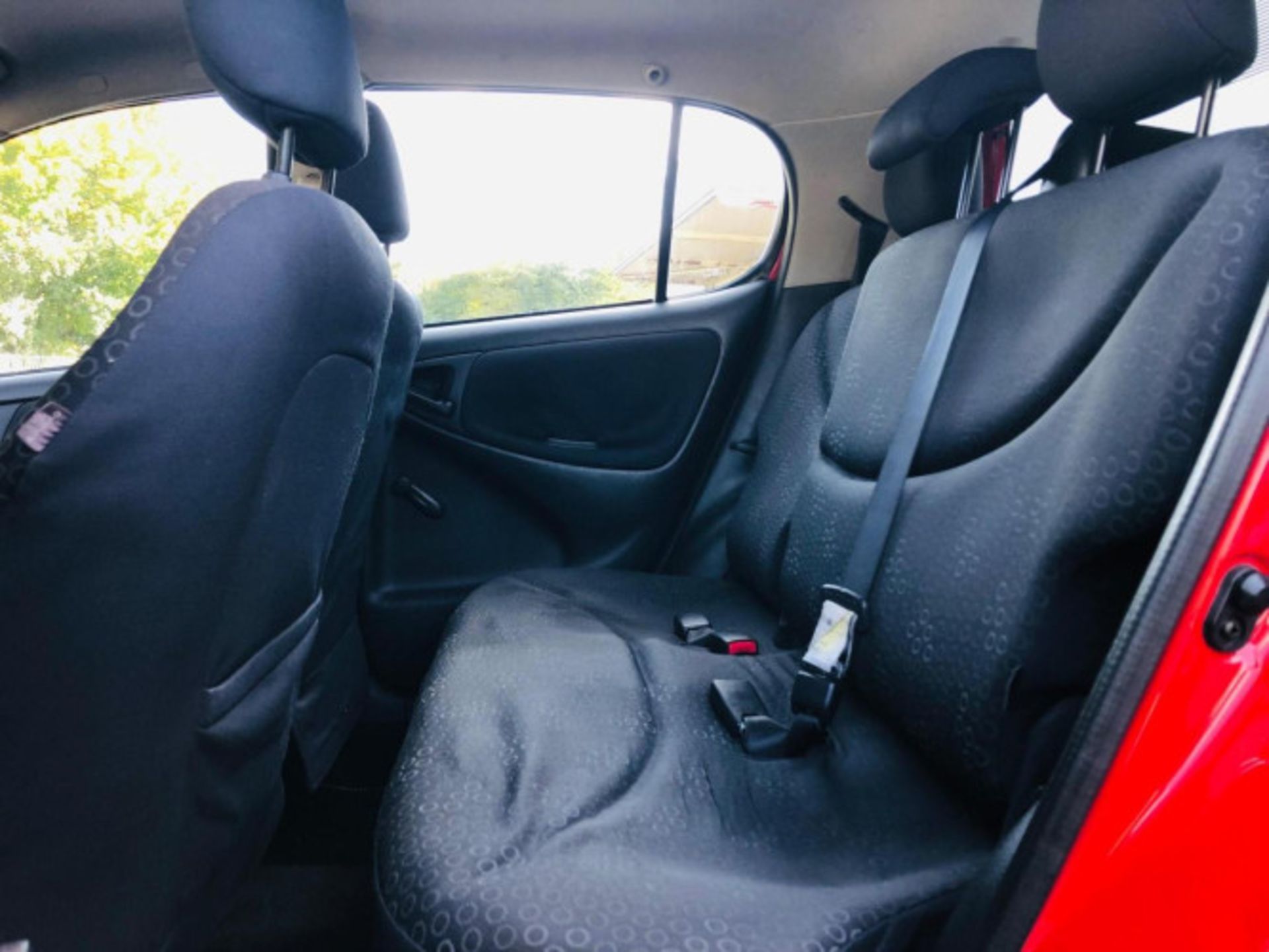 2003 TOYOTA YARIS 1.3 VVT-I T3 5DR >>--NO VAT ON HAMMER--<< - Image 8 of 23